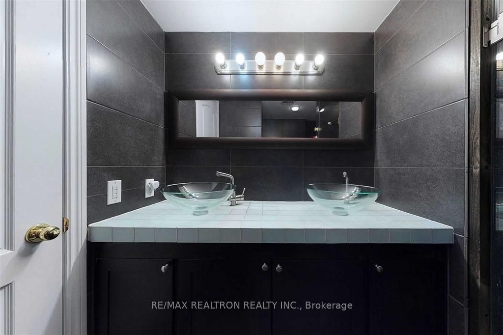 18 William Carson Crescent 211 Property Photo 15