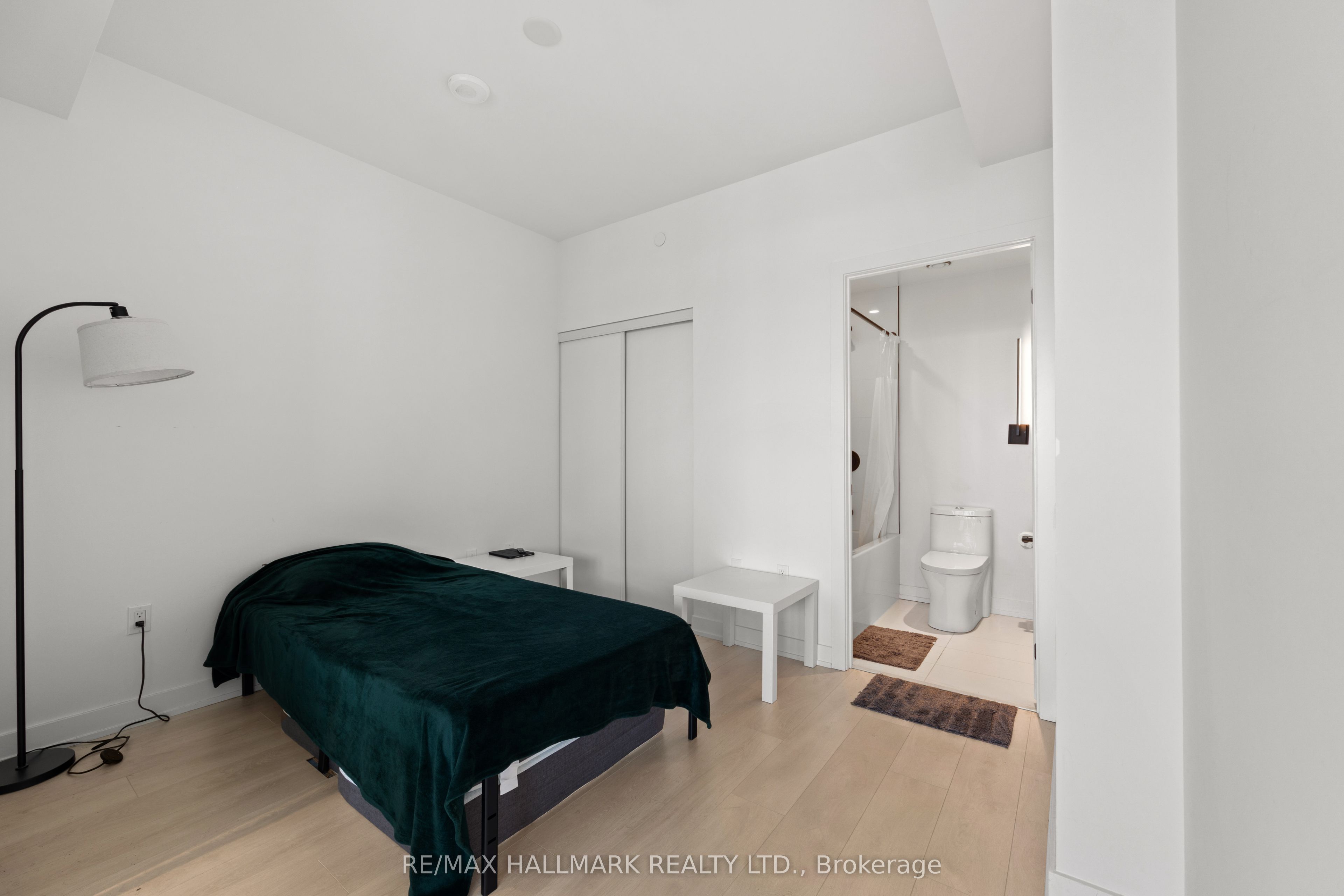 127 Broadway Avenue 1611 Property Photo 7