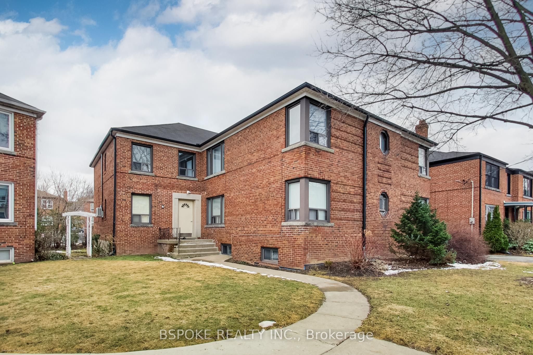 7 Warwick Avenue 3 Property Photo 2