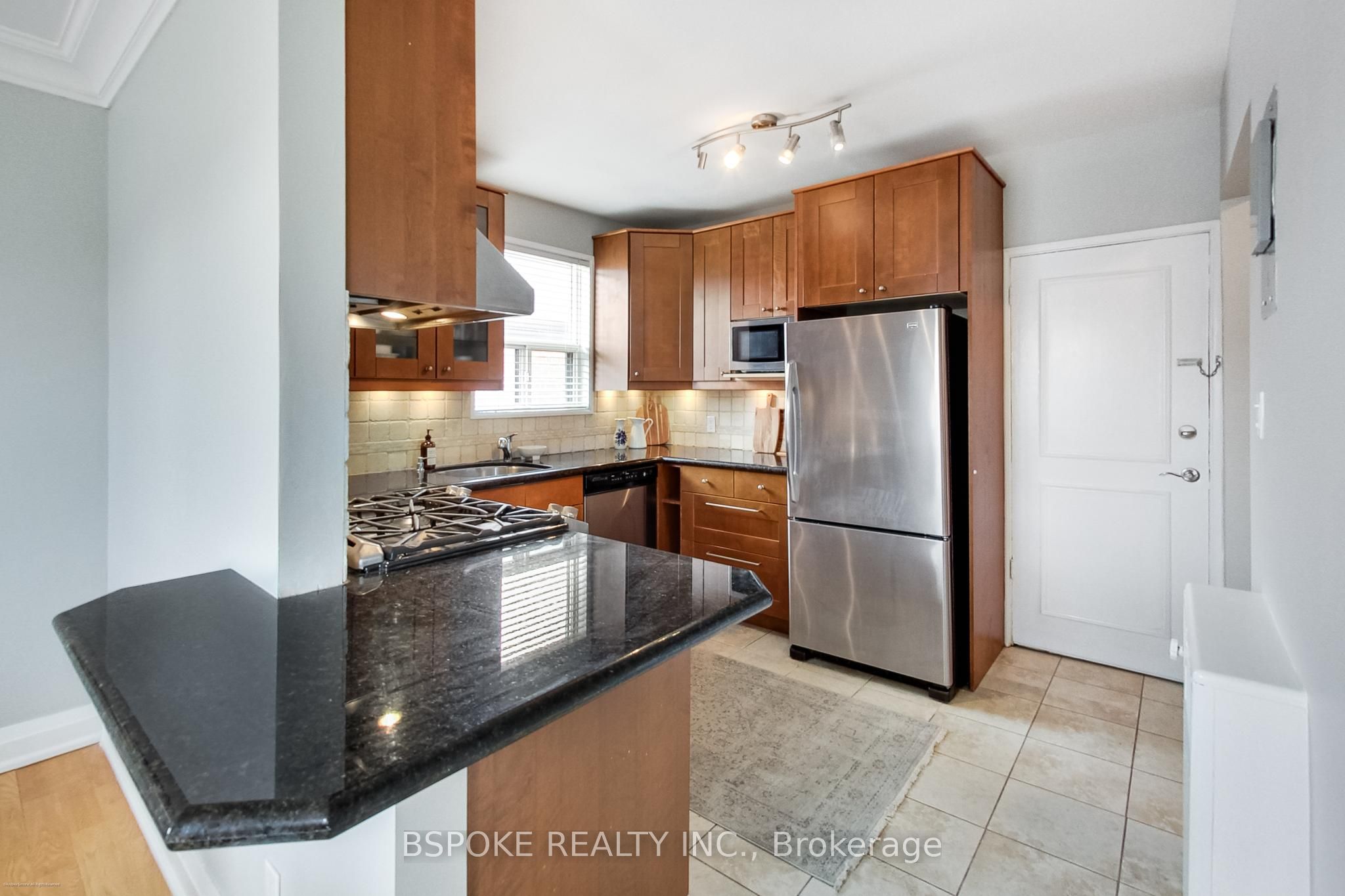 7 Warwick Avenue 3 Property Photo 11