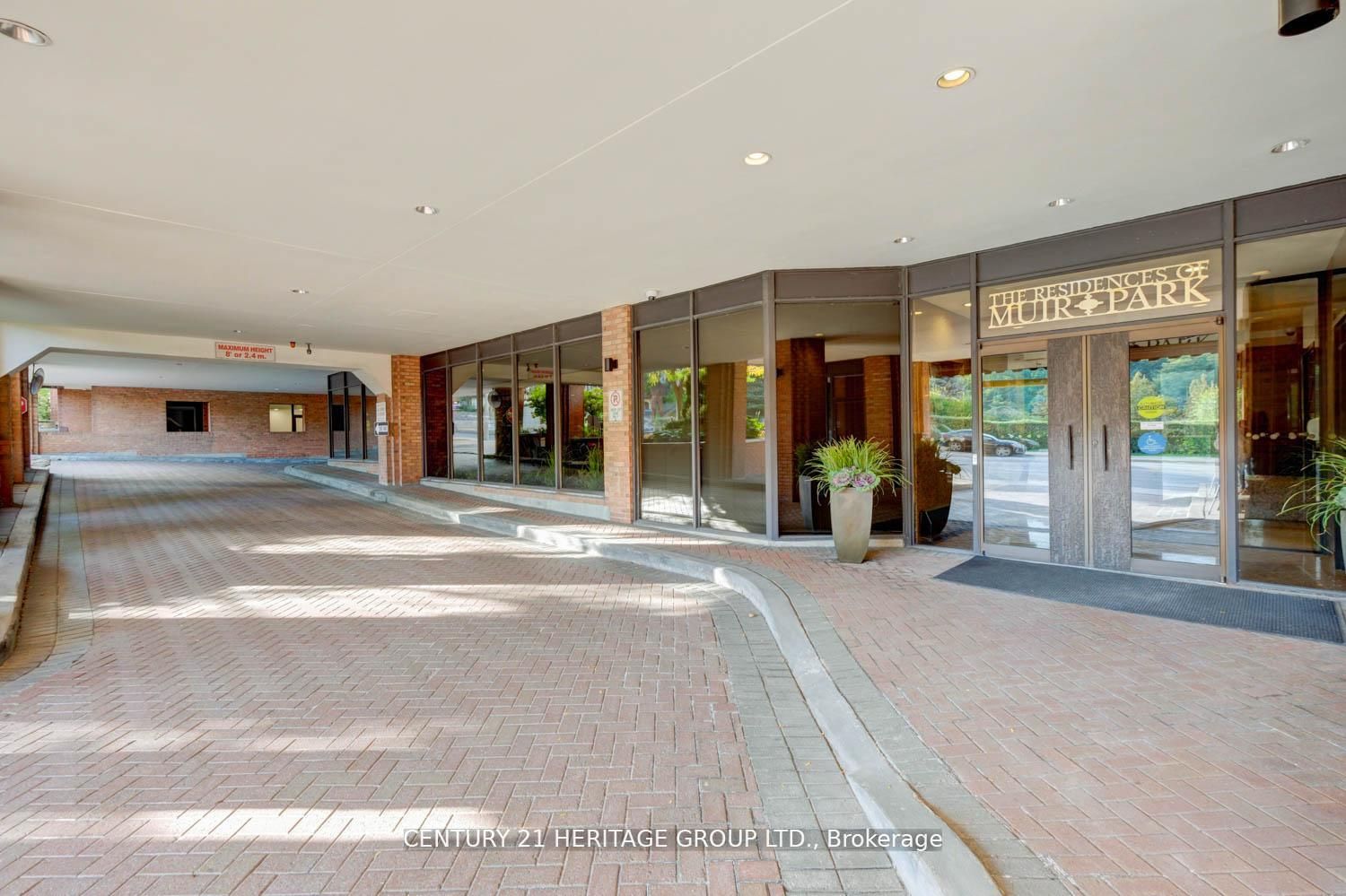 2900 Yonge Street 101 Property Photo 2