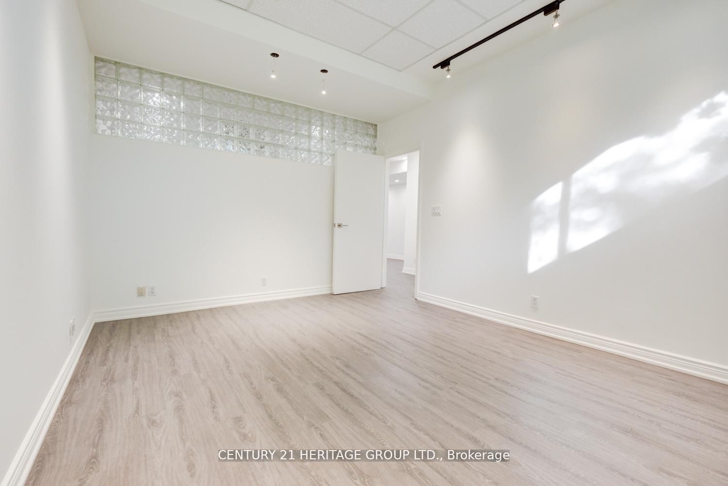 2900 Yonge Street 101 Property Photo 25
