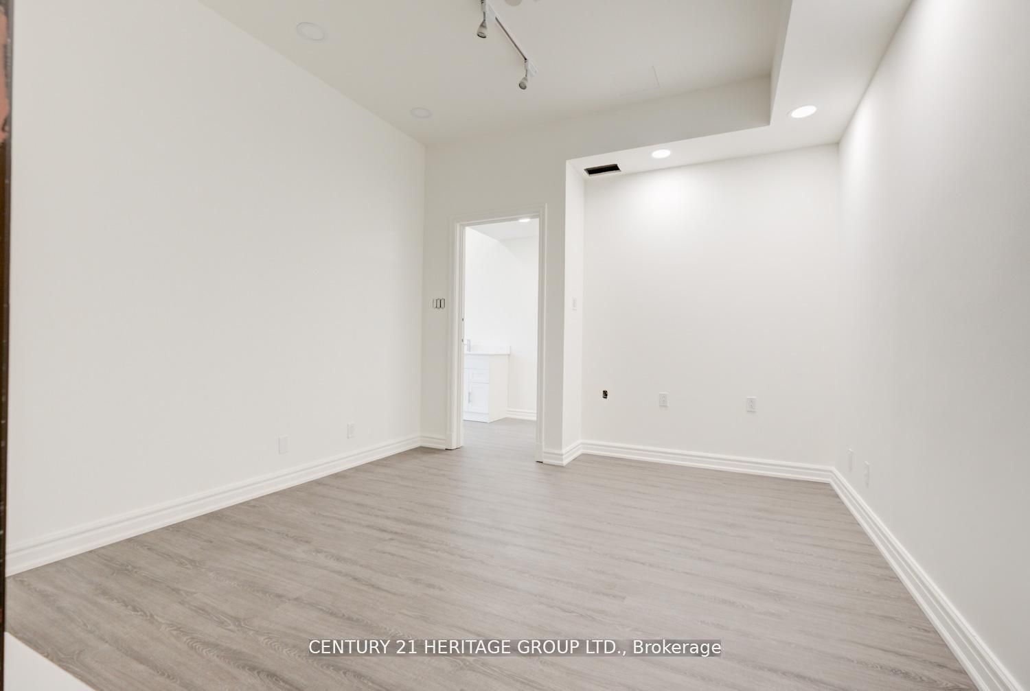 2900 Yonge Street 101 Property Photo 40