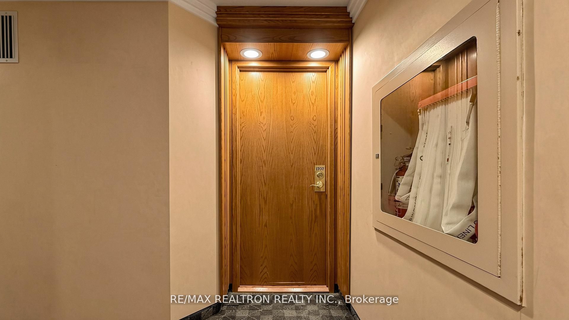18 Hollywood Avenue 1707 Property Photo 7