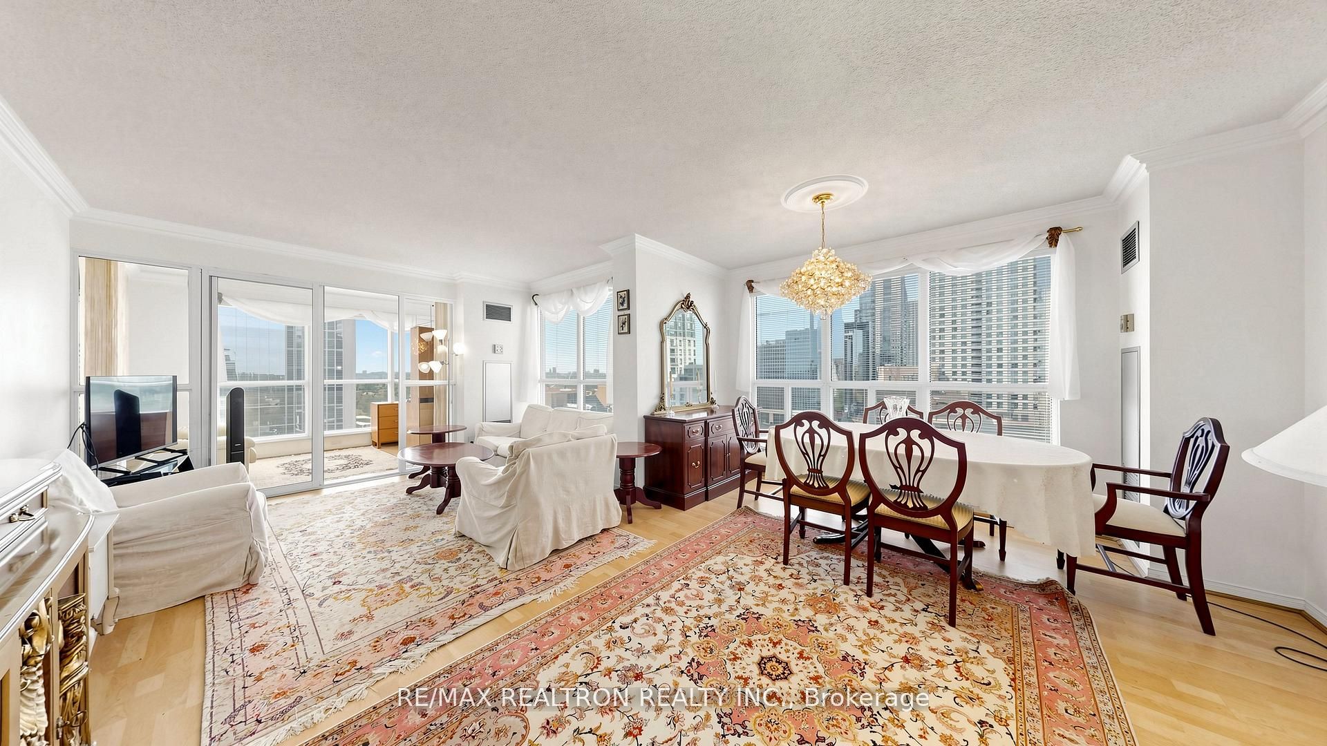 18 Hollywood Avenue 1707 Property Photo 8