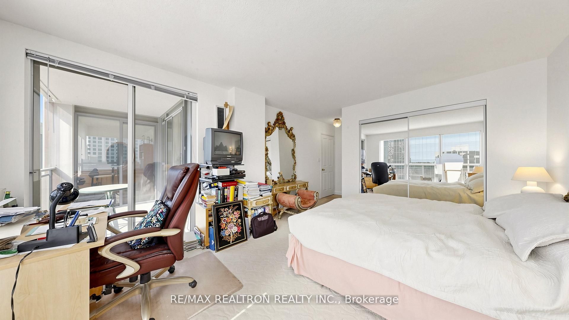 18 Hollywood Avenue 1707 Property Photo 28