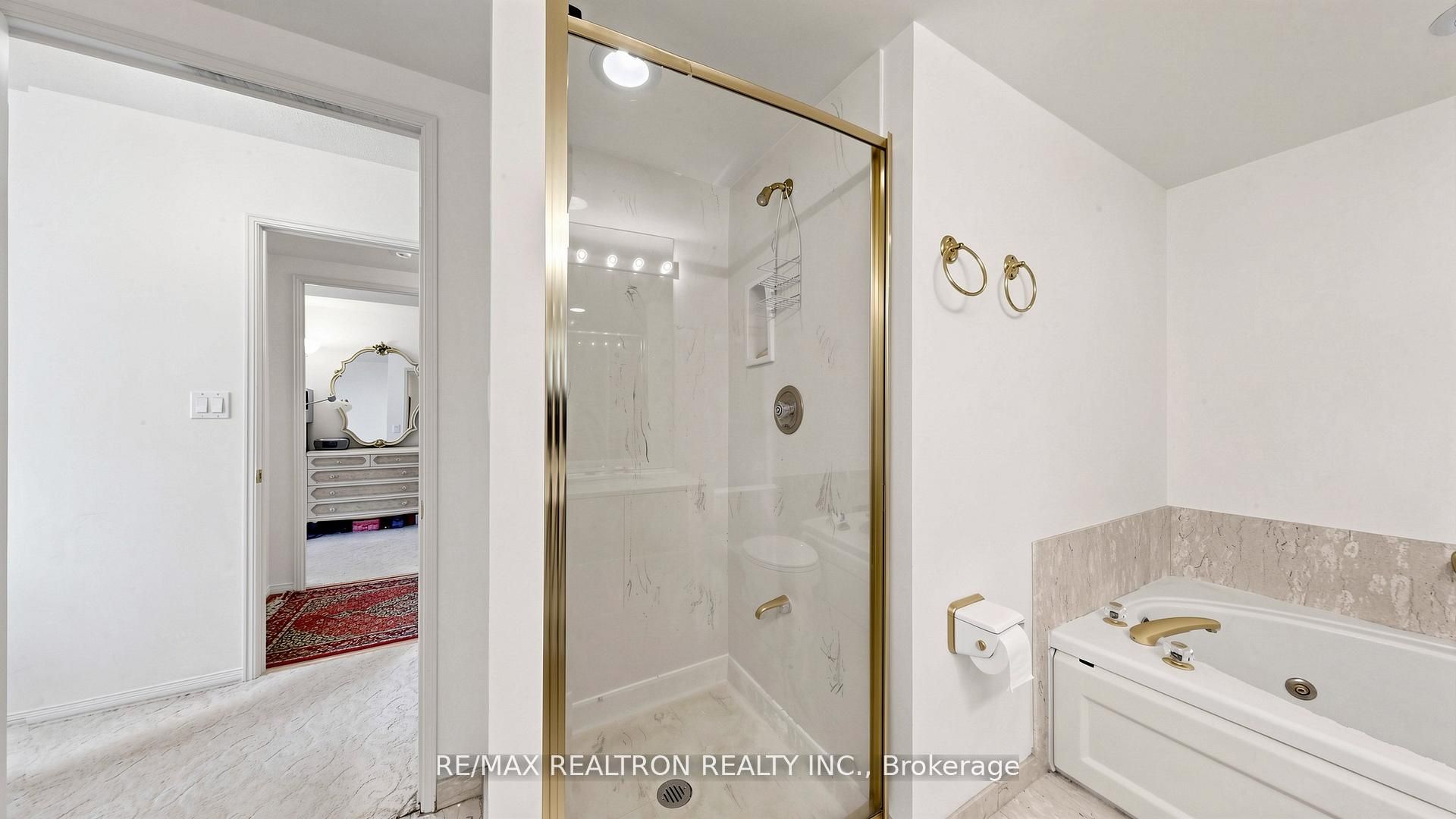 18 Hollywood Avenue 1707 Property Photo 31