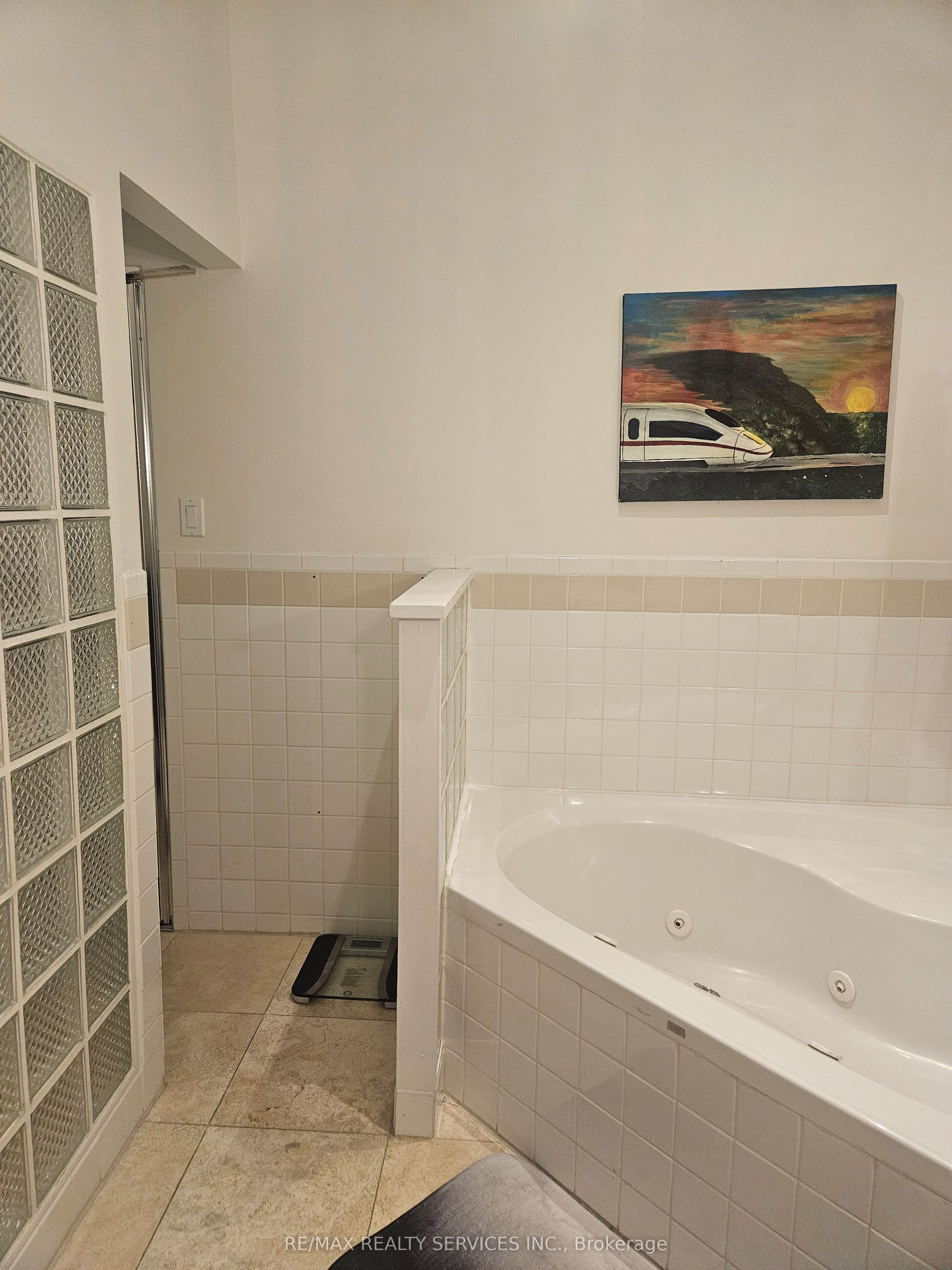 90 Sumach Street 406 Property Photo 9