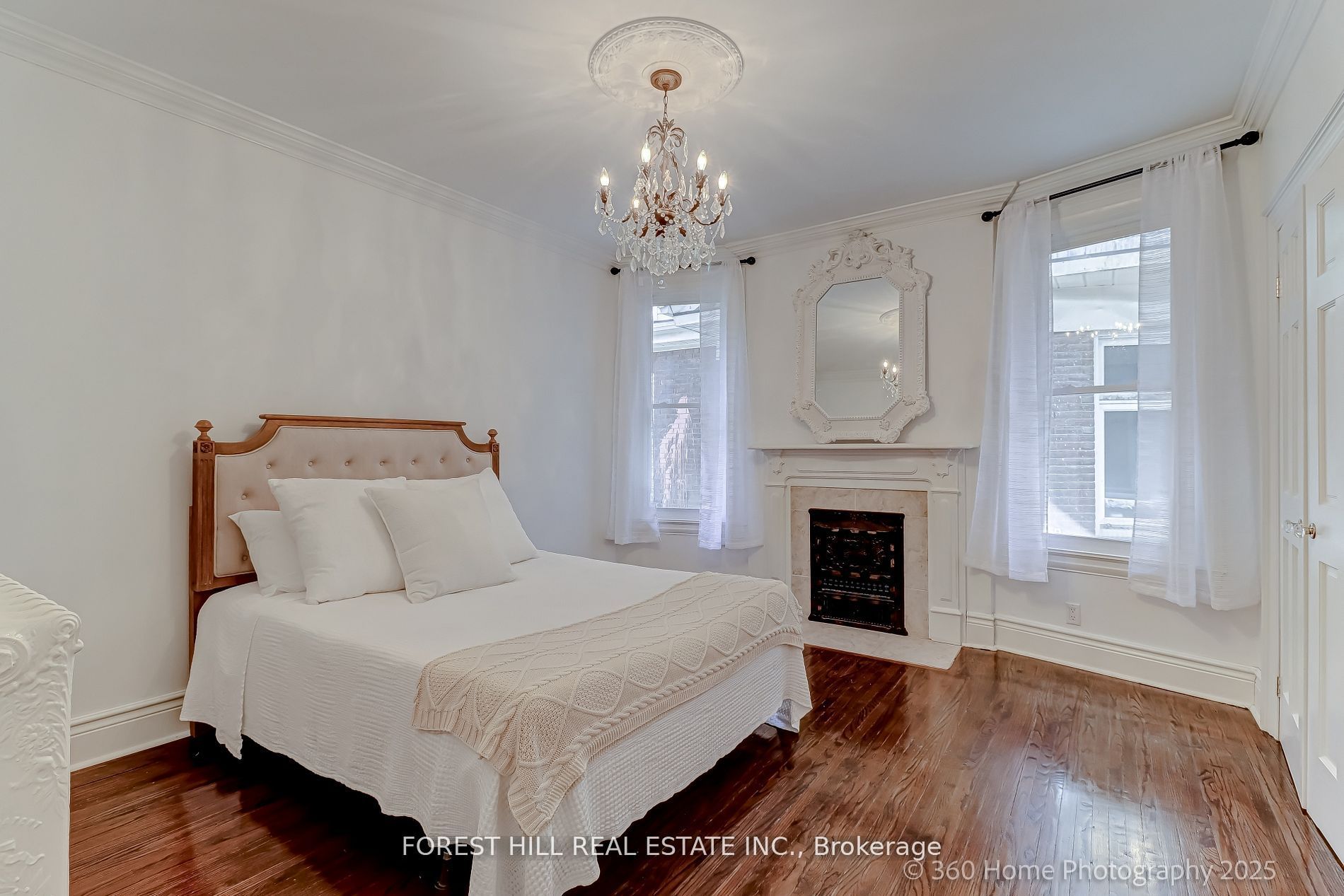 379 Huron Street Property Photo 18