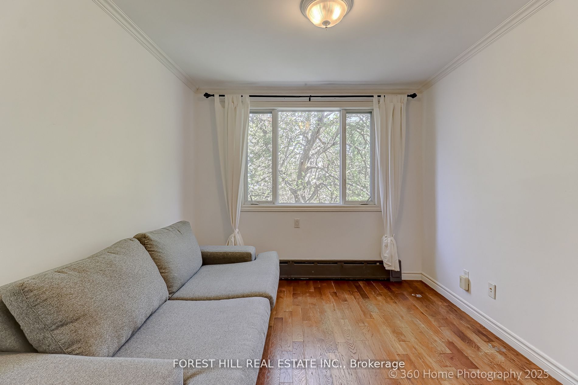 379 Huron Street Property Photo 30