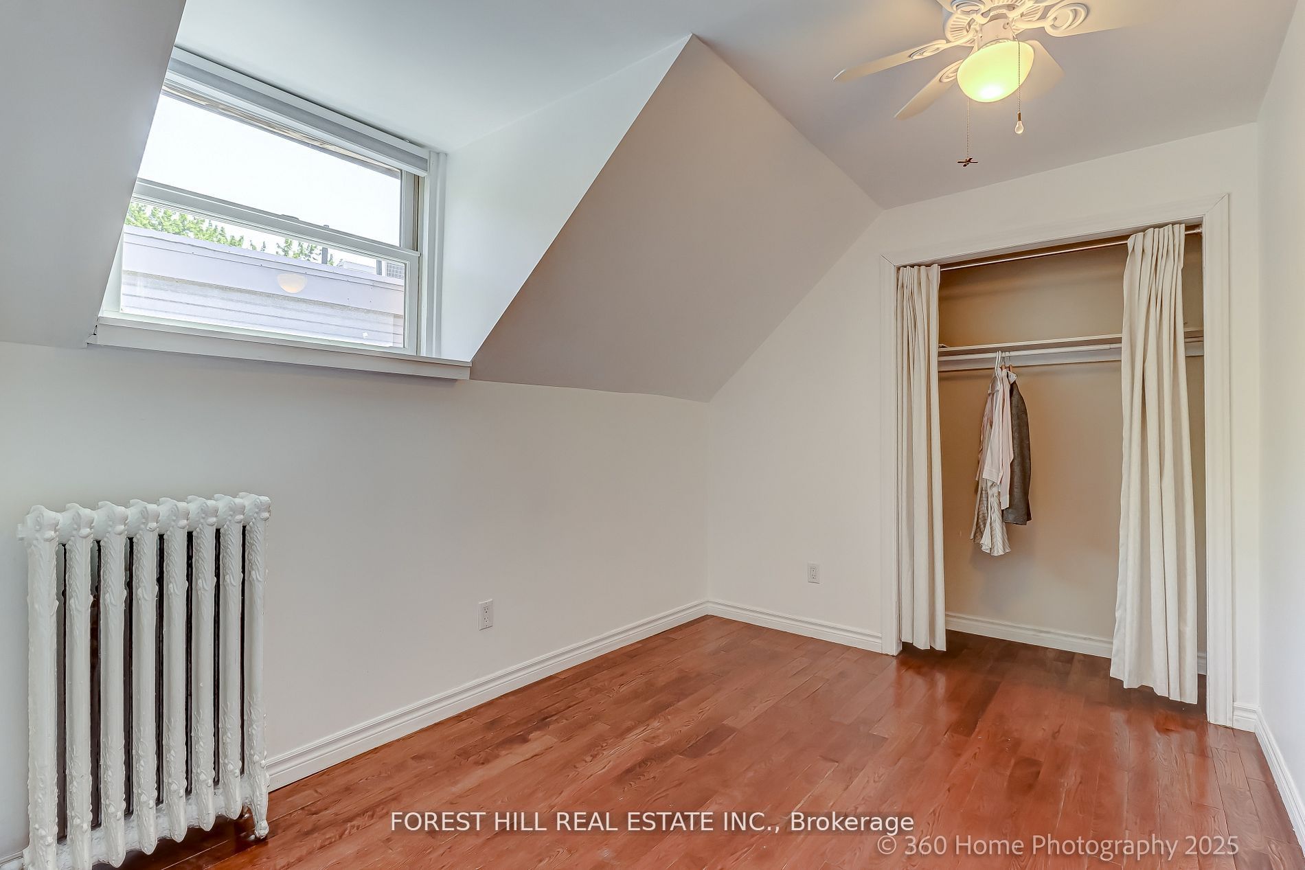 379 Huron Street Property Photo 32