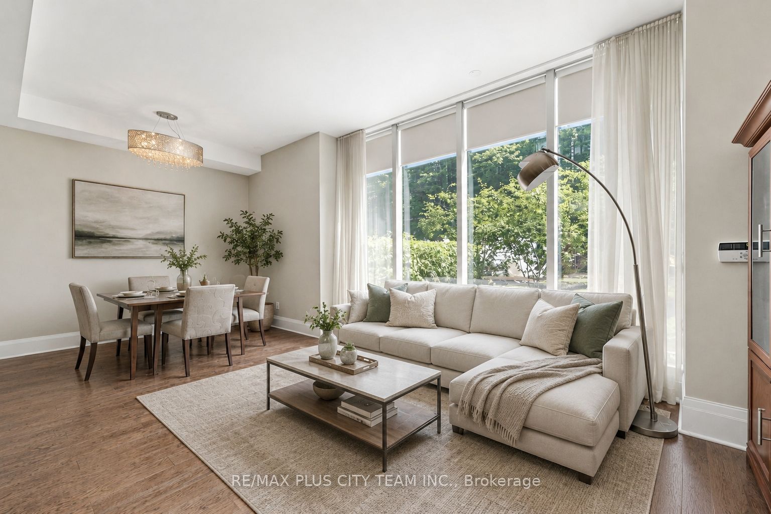 29 Queens Quay E Th122 Property Photo 3