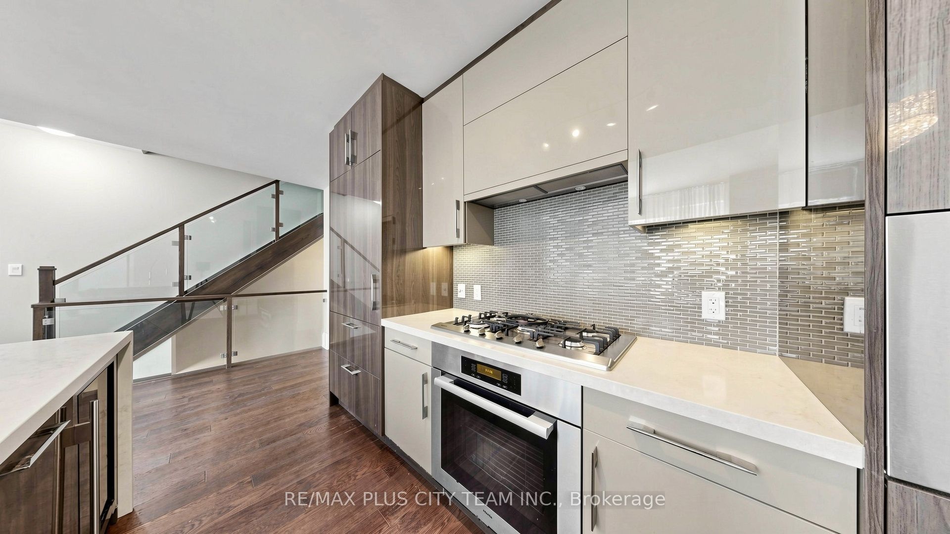 29 Queens Quay E Th122 Property Photo 5