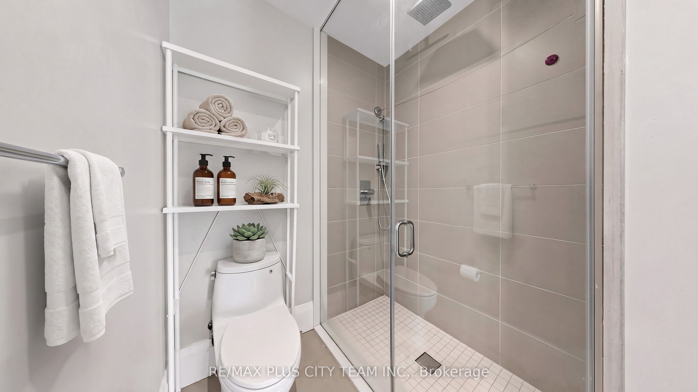 29 Queens Quay E Th122 Property Photo 14