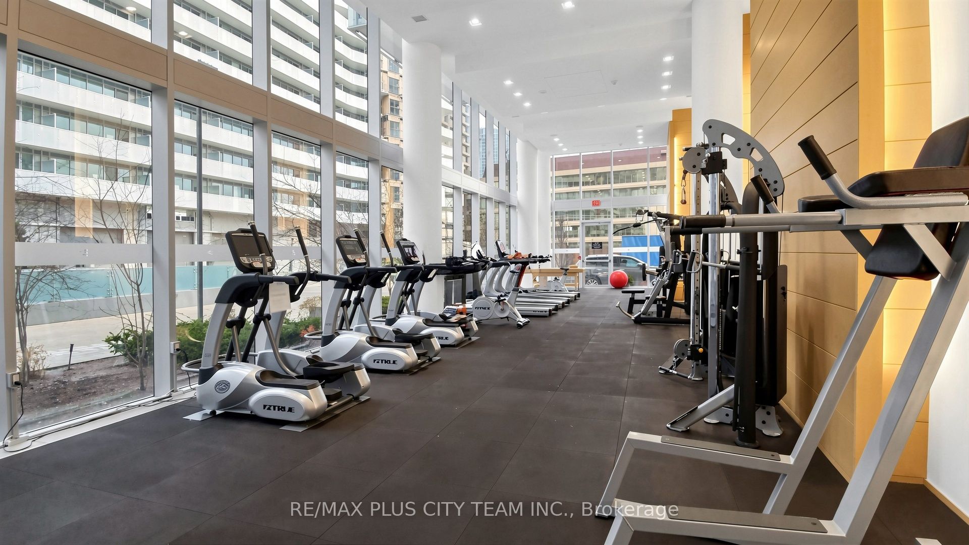 29 Queens Quay E Th122 Property Photo 17