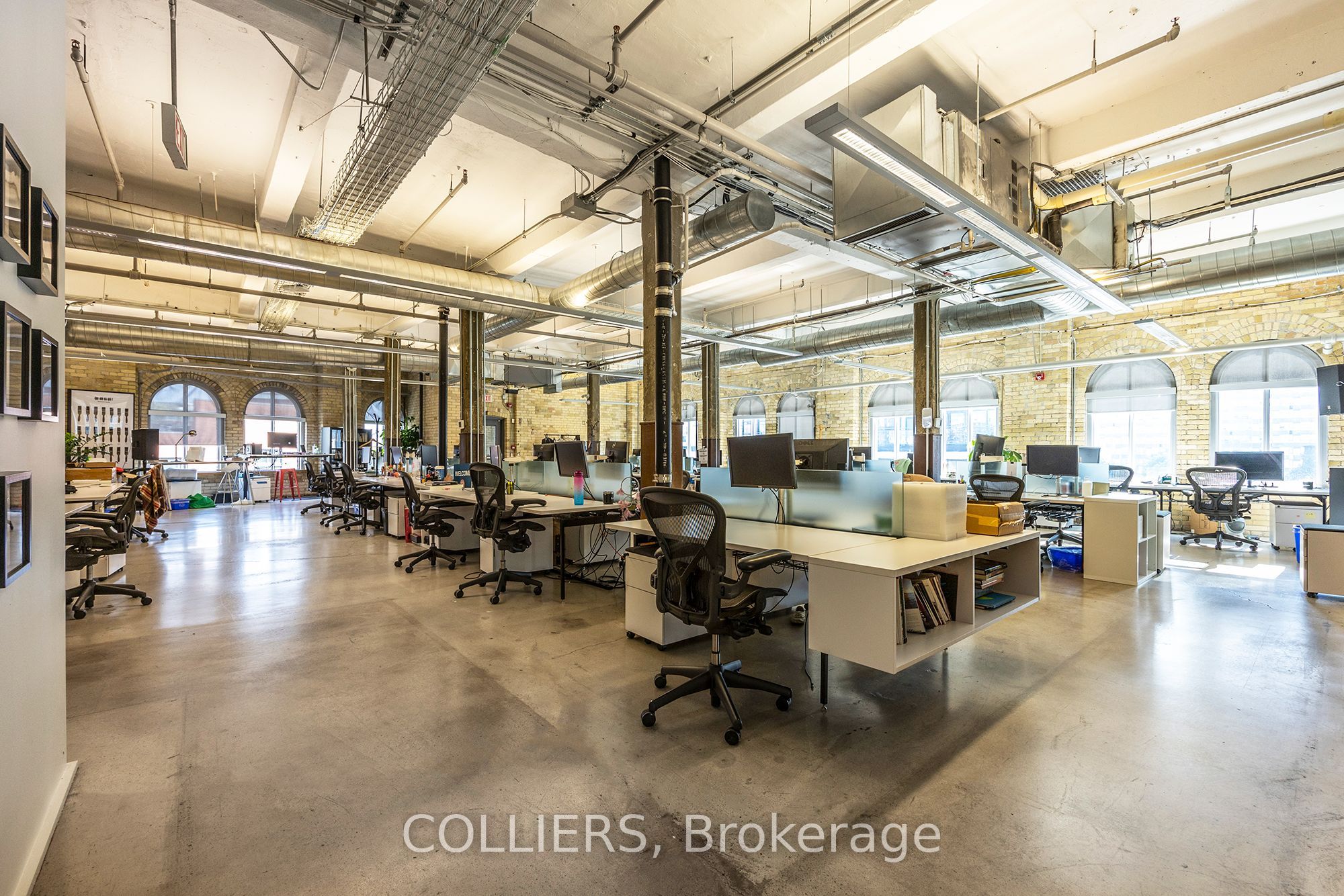 334 King Street E 3rd Floor Property Photo 2