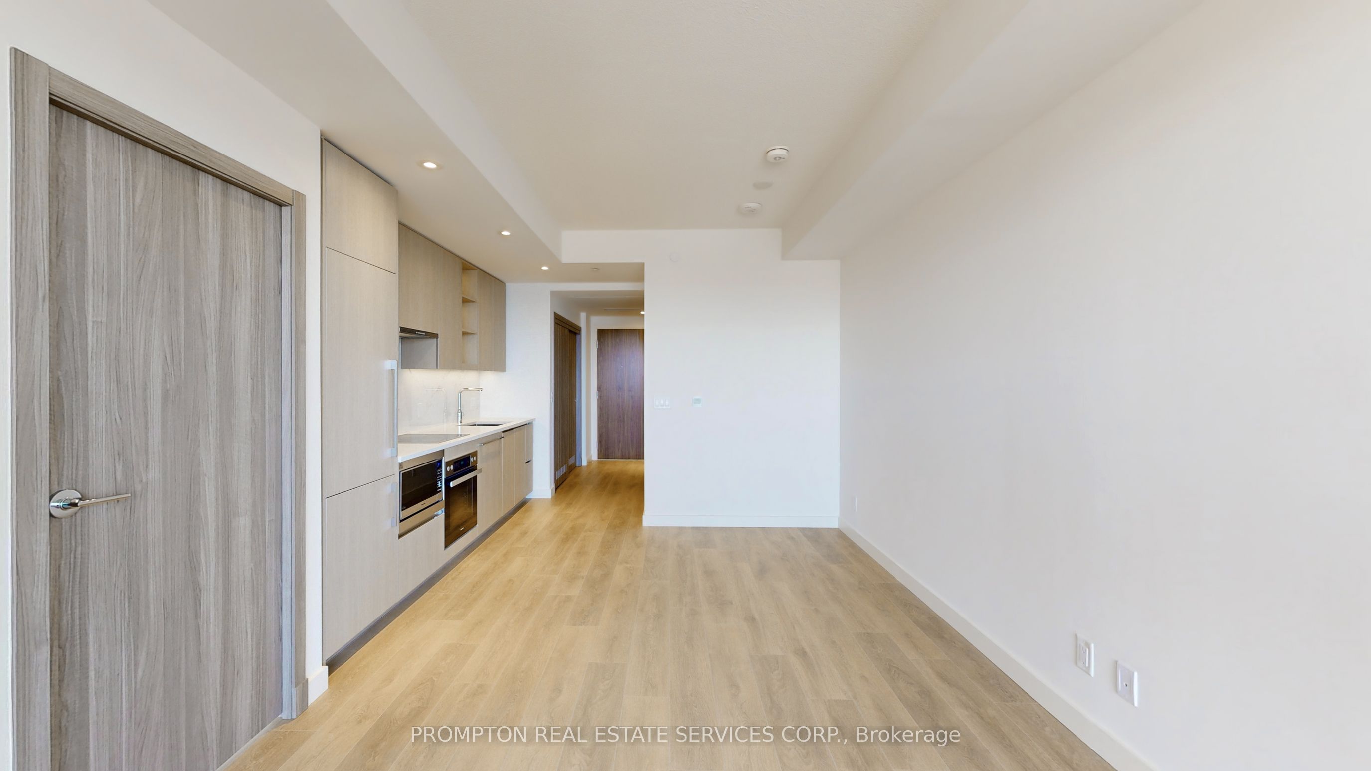 85 Mcmahon Drive 1211 Property Photo 17