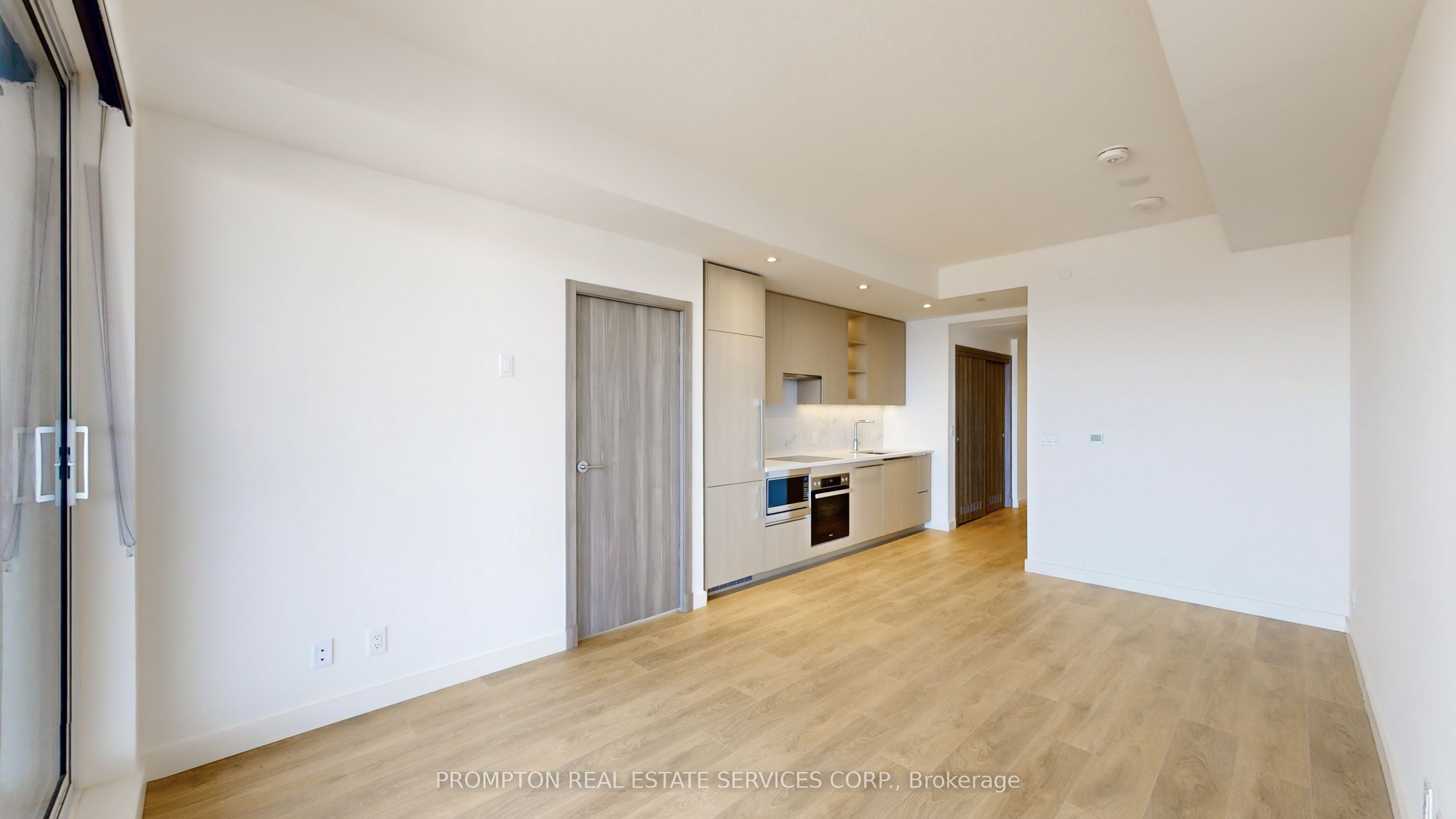 85 Mcmahon Drive 1211 Property Photo 18
