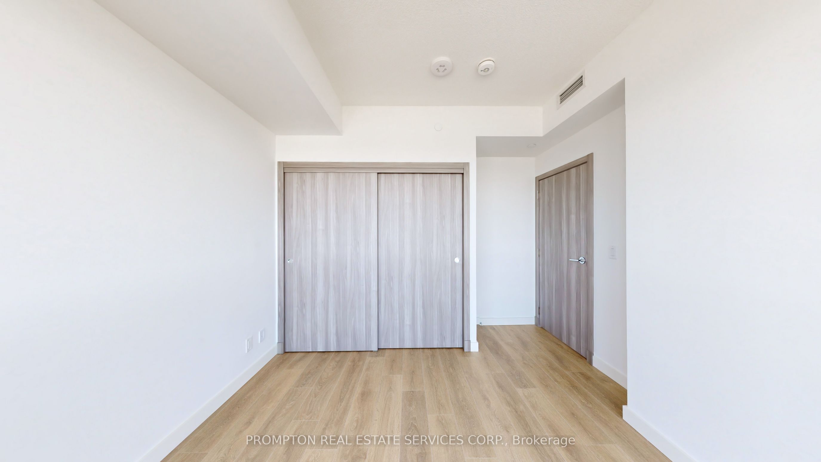 85 Mcmahon Drive 1211 Property Photo 23