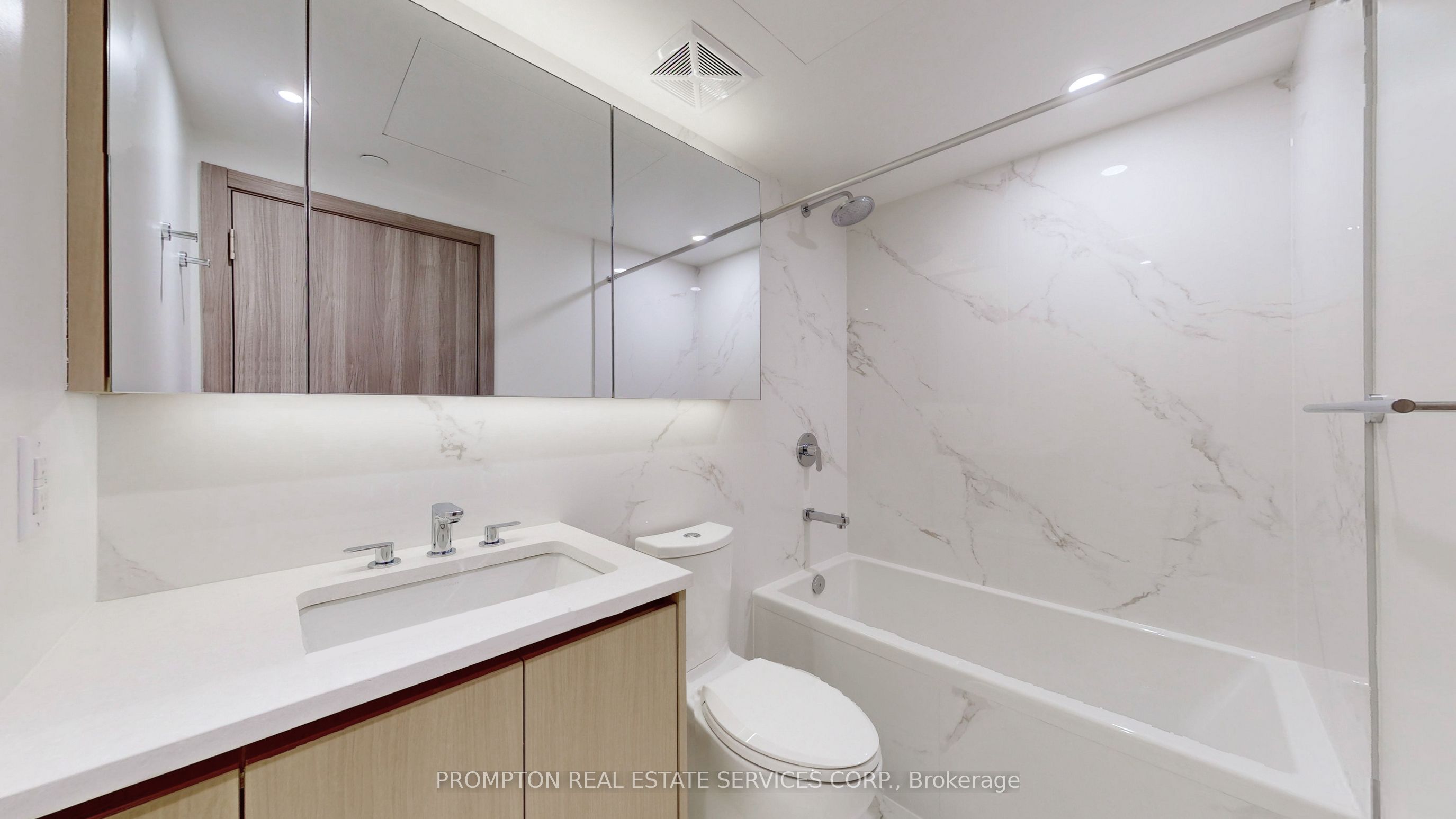 85 Mcmahon Drive 1211 Property Photo 25