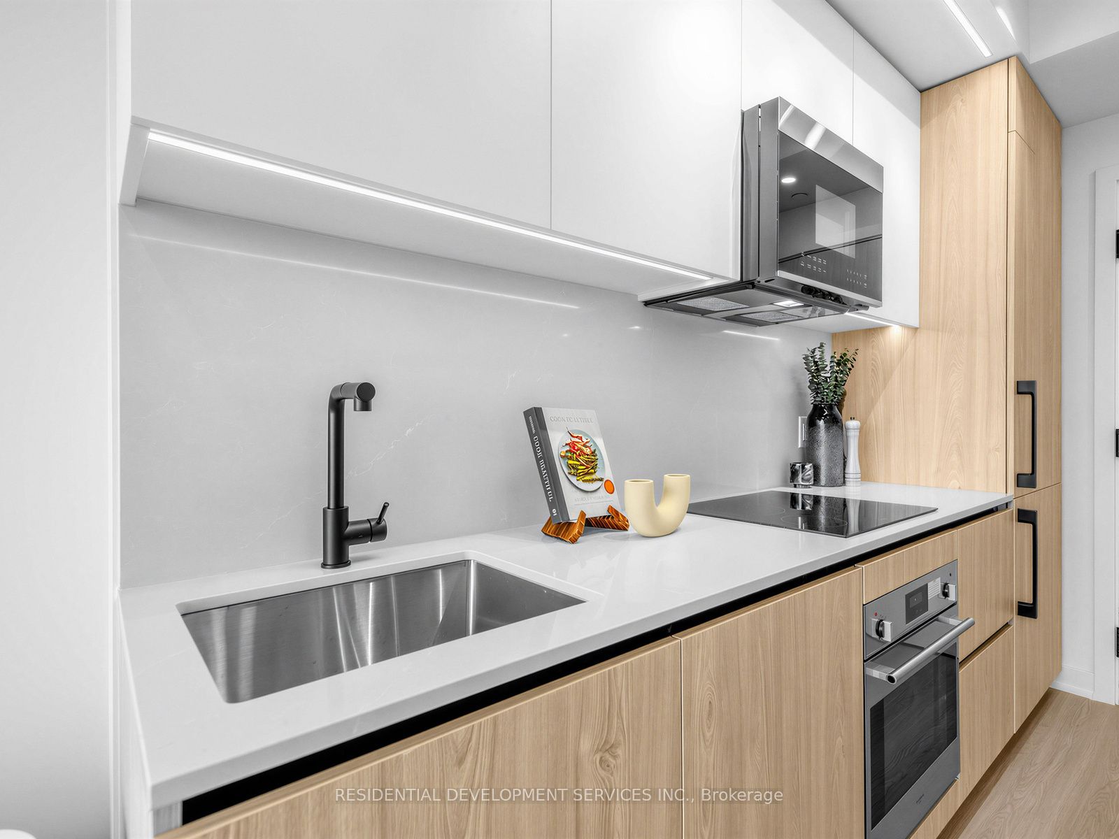 699 Sheppard Avenue E 1111 Property Photo 13