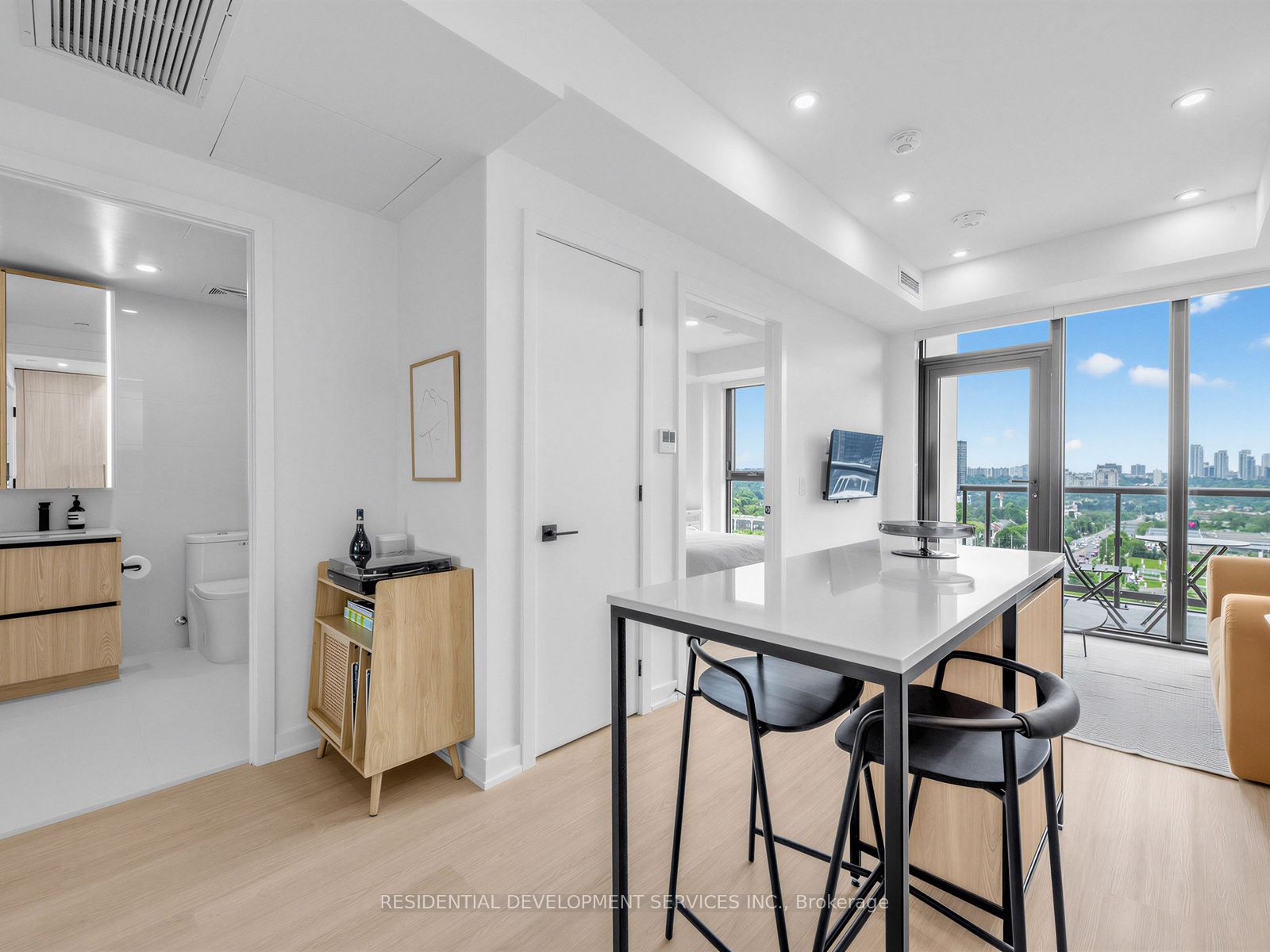 699 Sheppard Avenue E 1111 Property Photo 14
