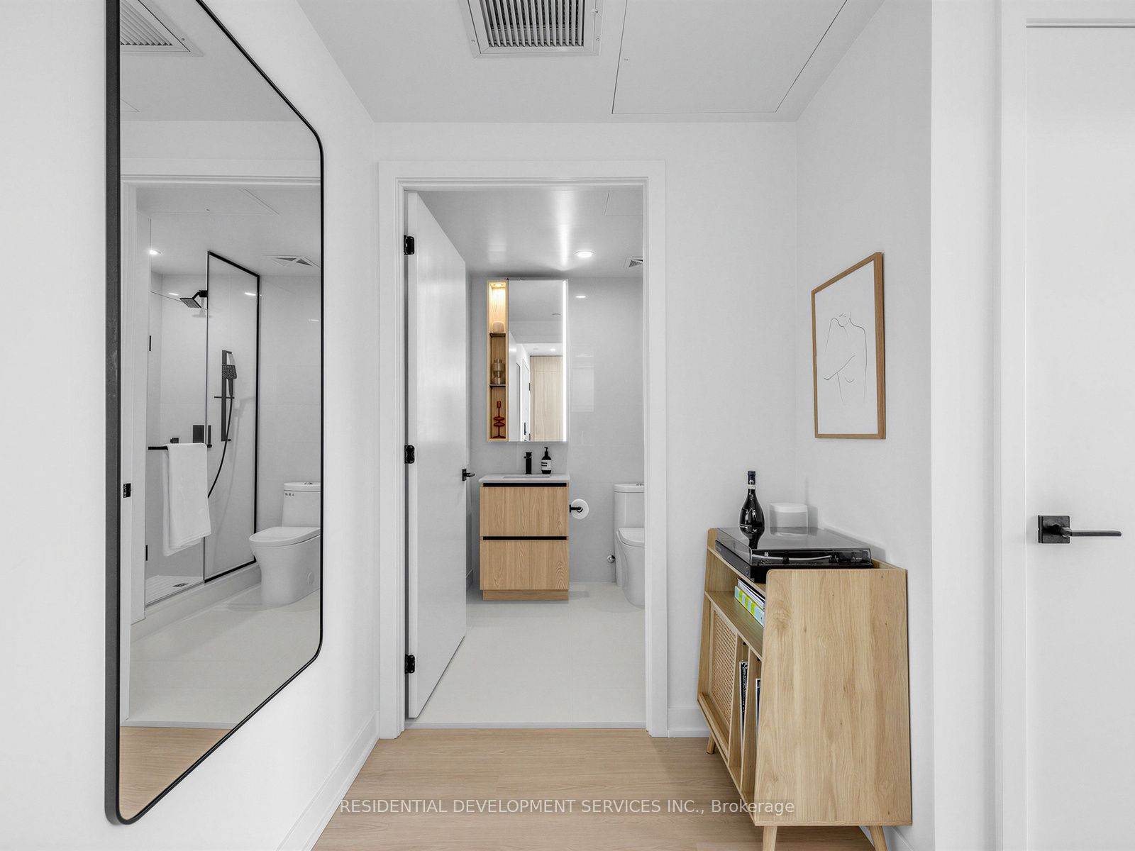 699 Sheppard Avenue E 1111 Property Photo 18