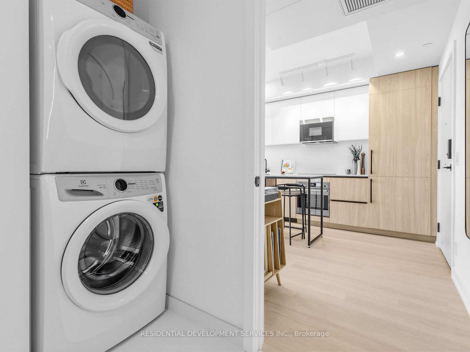 699 Sheppard Avenue E 1111 Property Photo 21