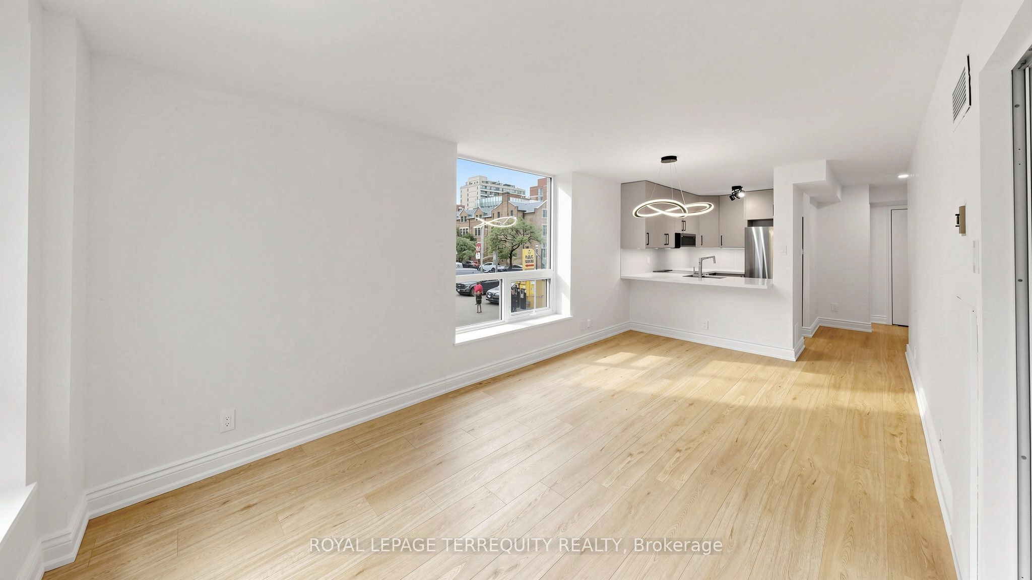92 King Street E 220 Property Photo 8