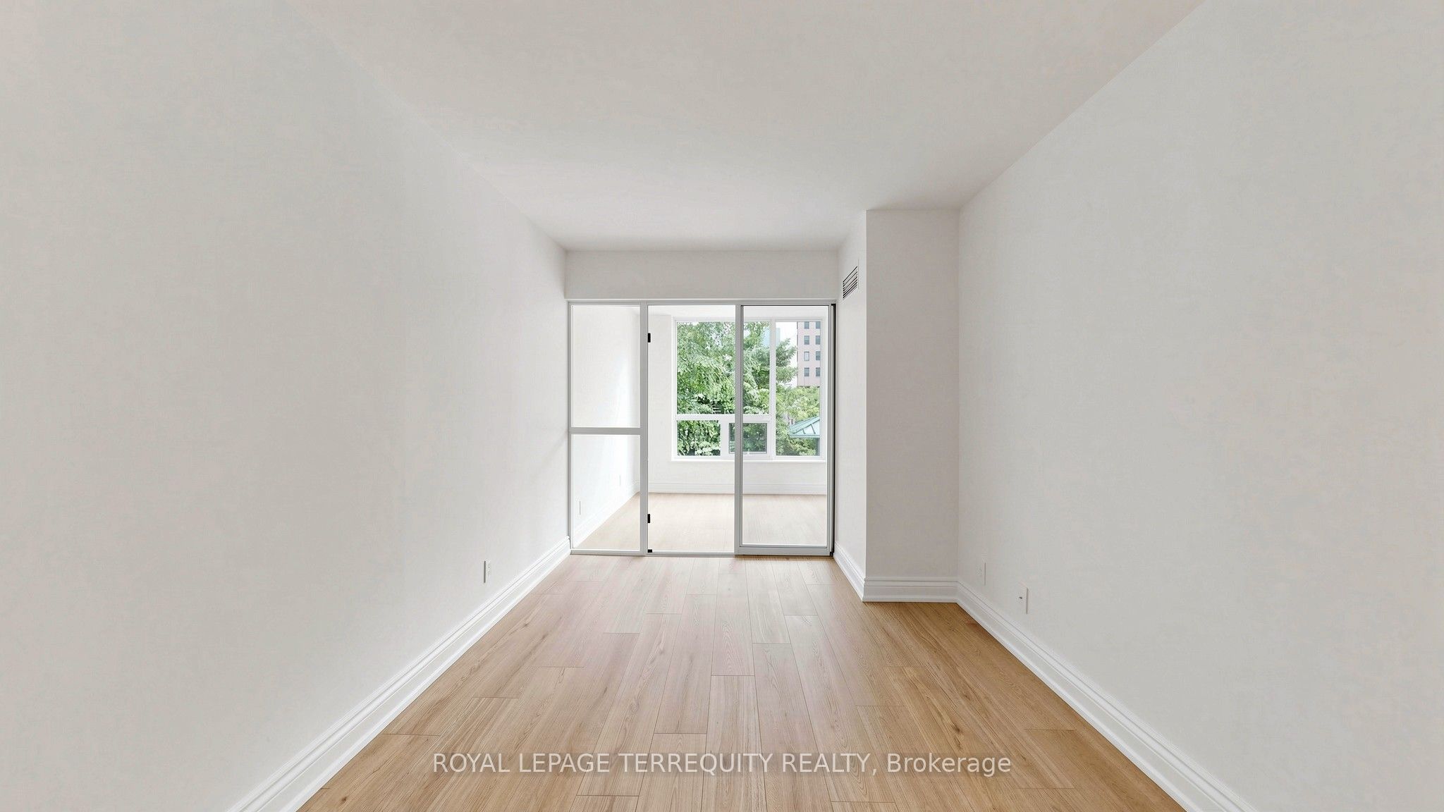 92 King Street E 220 Property Photo 13