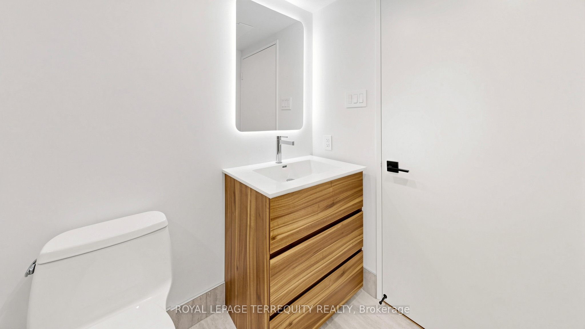 92 King Street E 220 Property Photo 21