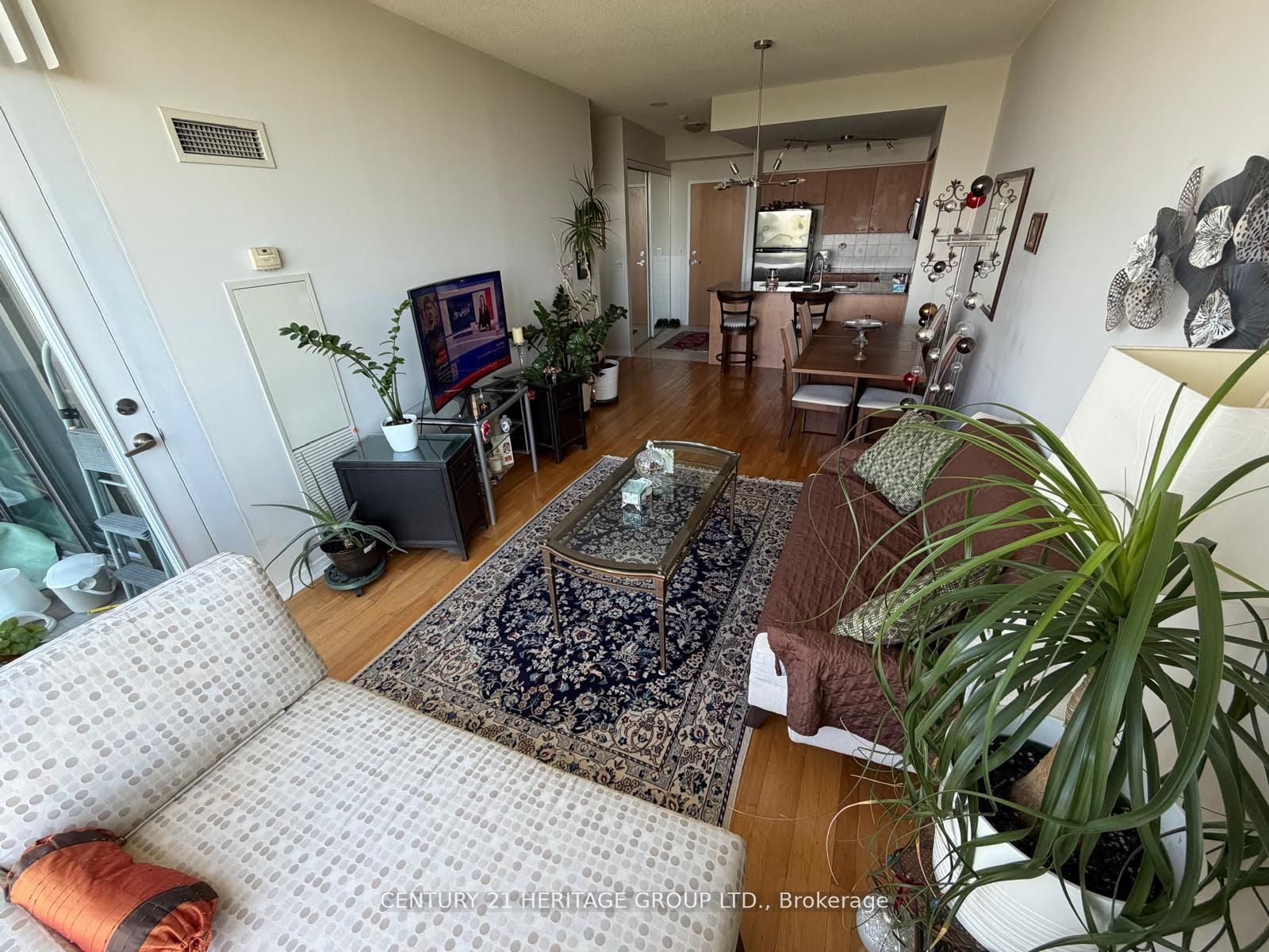 509 Beecroft Road 2206 Property Photo 8