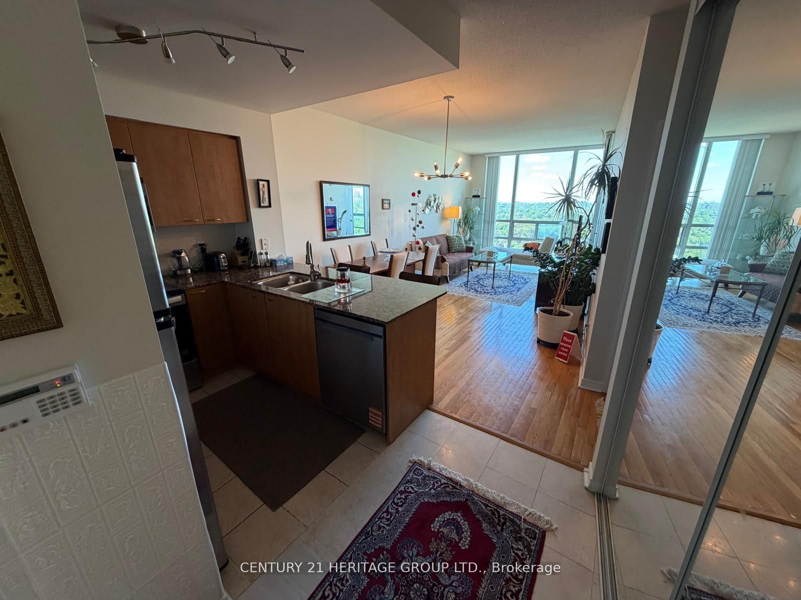 509 Beecroft Road 2206 Property Photo 9