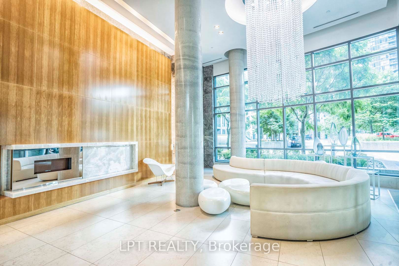 215 Fort York Boulevard 217 Property Photo 6
