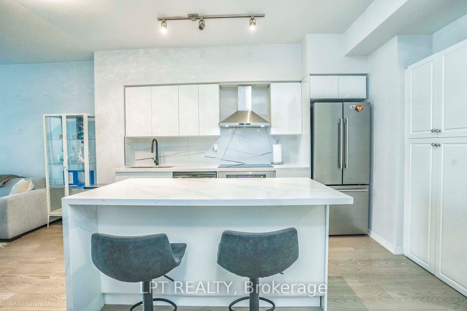 215 Fort York Boulevard 217 Property Photo 20