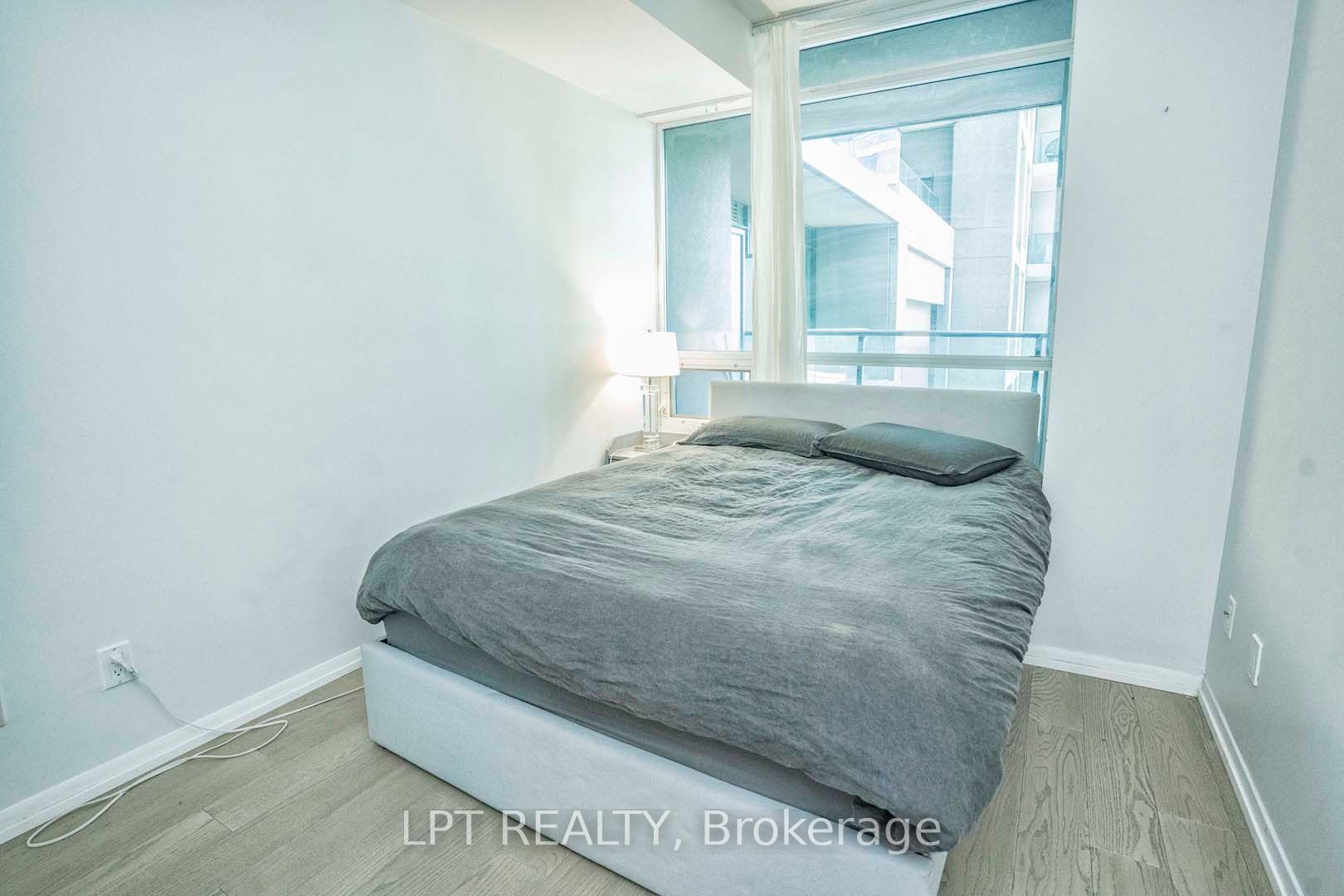 215 Fort York Boulevard 217 Property Photo 21