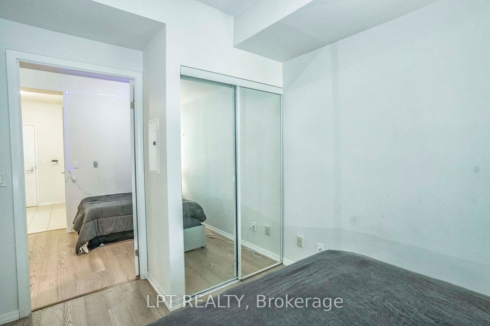 215 Fort York Boulevard 217 Property Photo 22