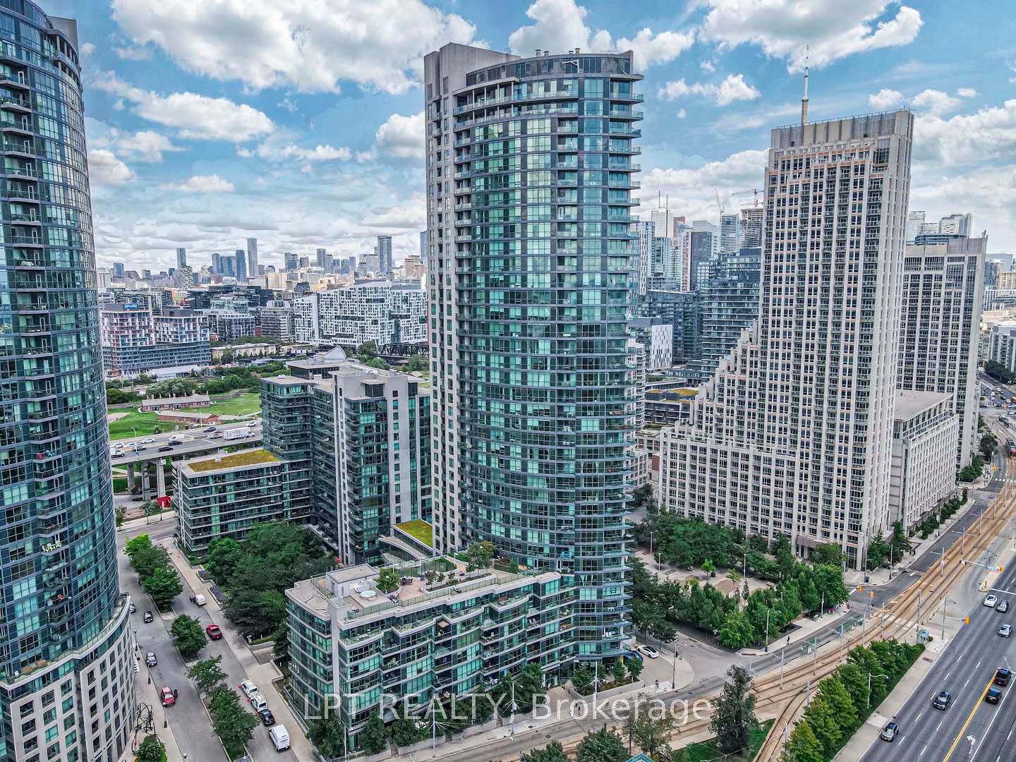215 Fort York Boulevard 217 Property Photo 29