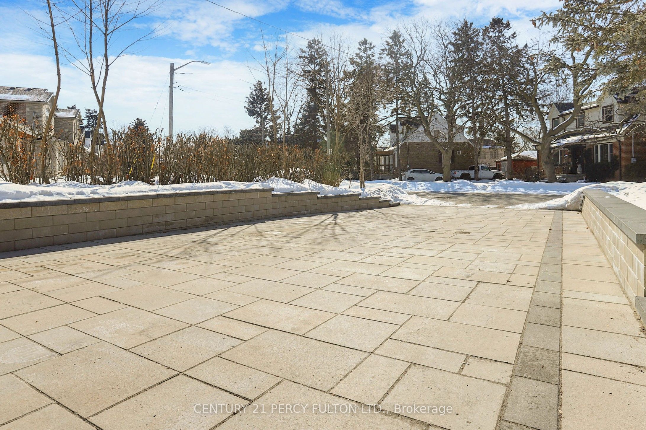 128 Anndale Drive Property Photo 4