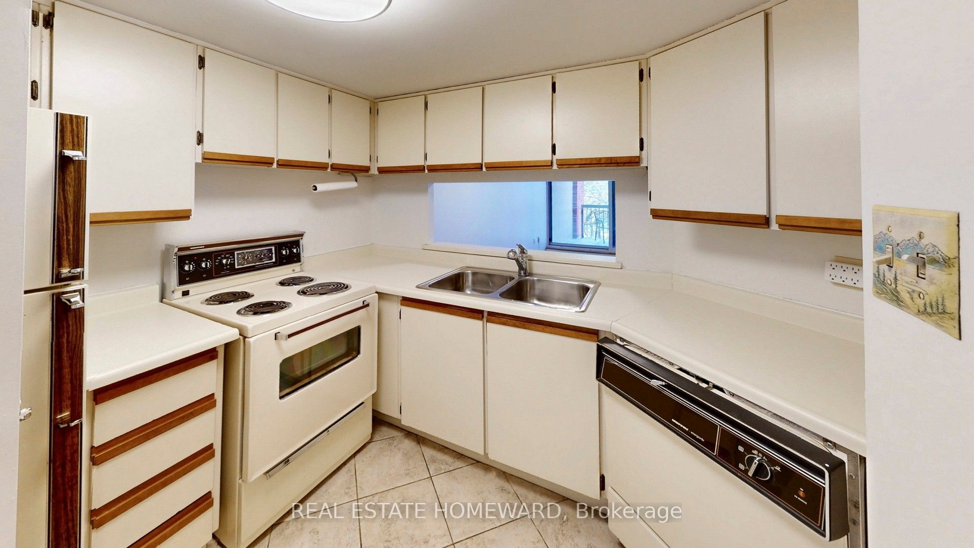 77 Maitland Place 409 Property Photo 7