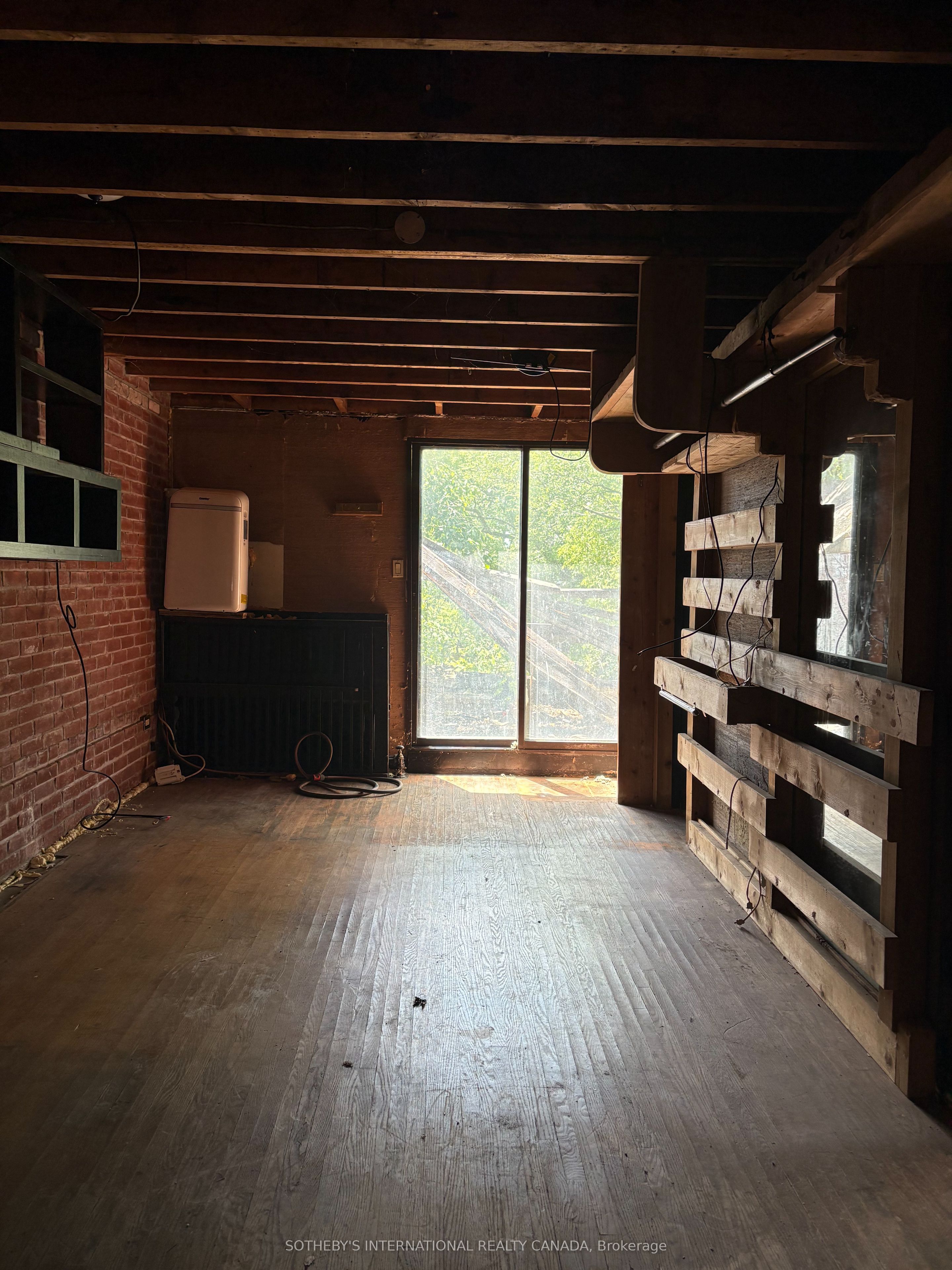 278 Avenue Road Property Photo 4
