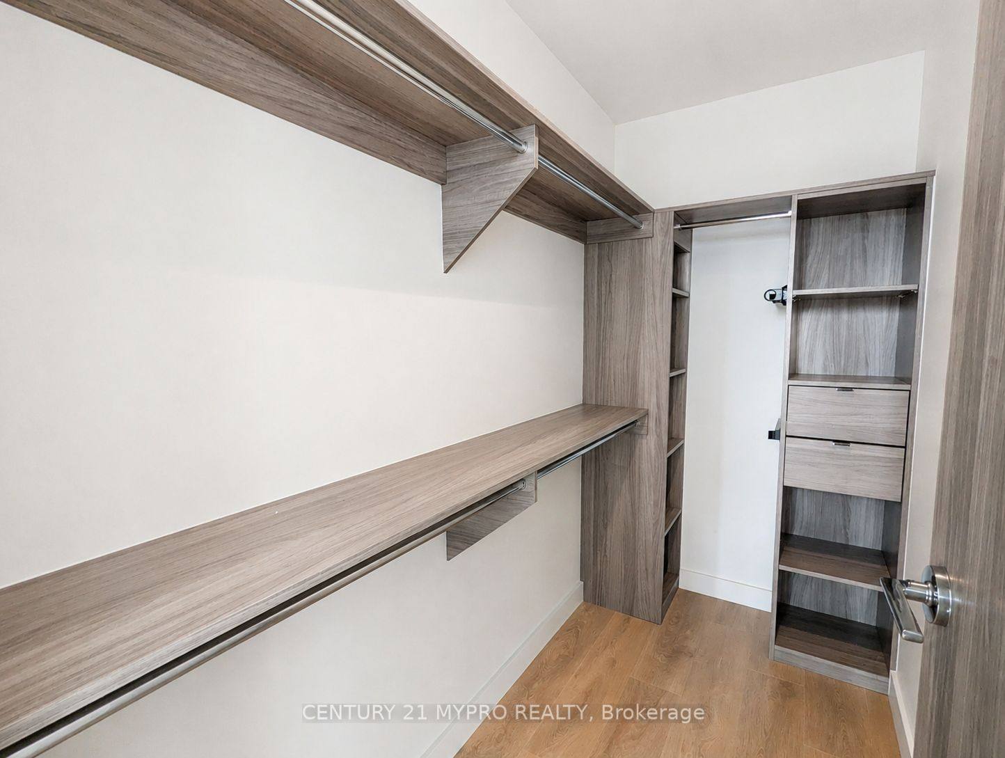 95 Mcmahon Drive 506 Property Photo 10