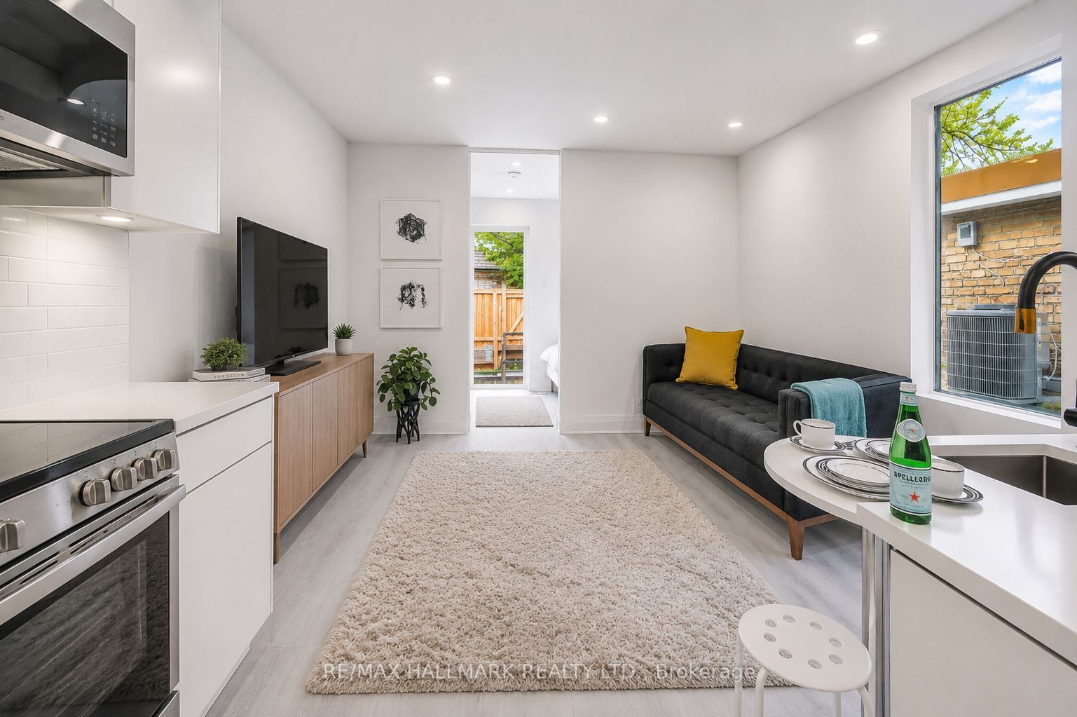 415 Dundas Street E 2 Property Photo 1