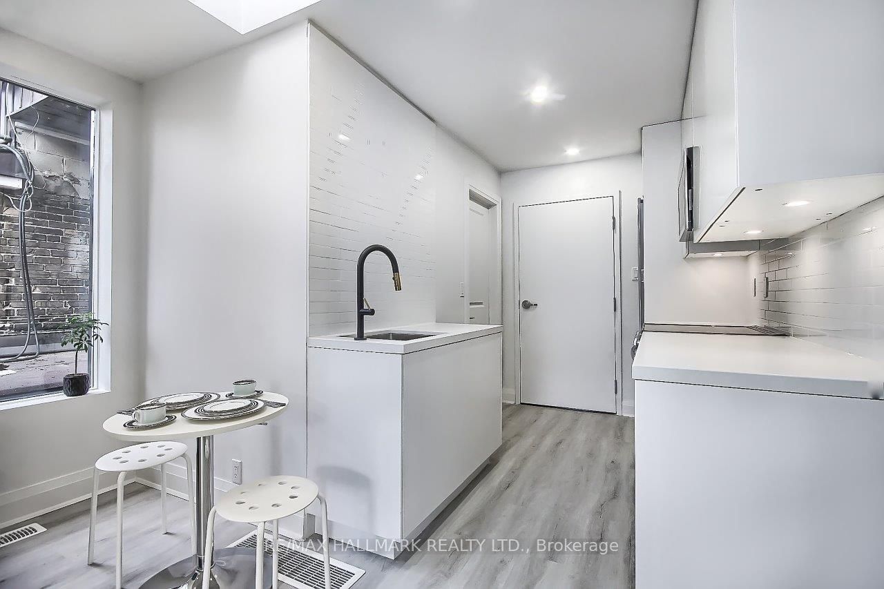 415 Dundas Street E 2 Property Photo 4