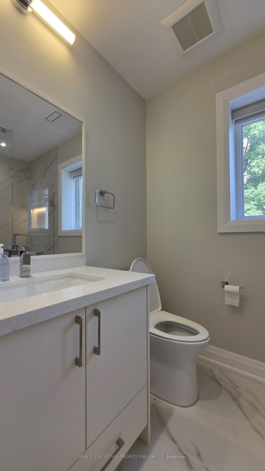 10 Lascelles Boulevard Main Property Photo 5