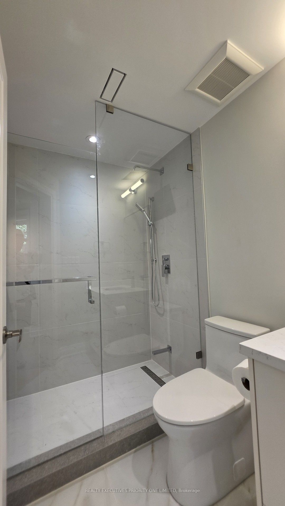 10 Lascelles Boulevard Main Property Photo 9
