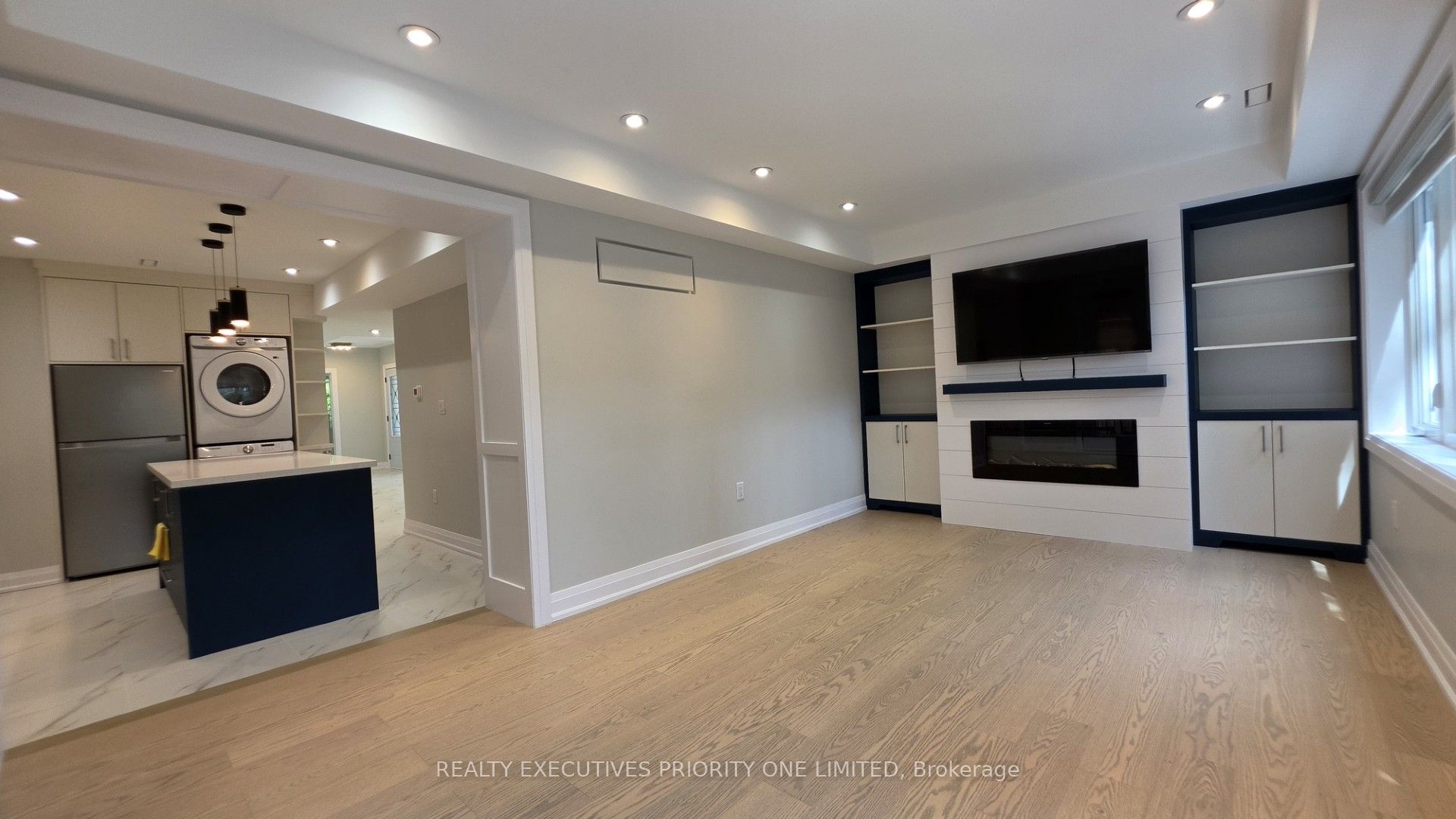 10 Lascelles Boulevard Main Property Photo 11