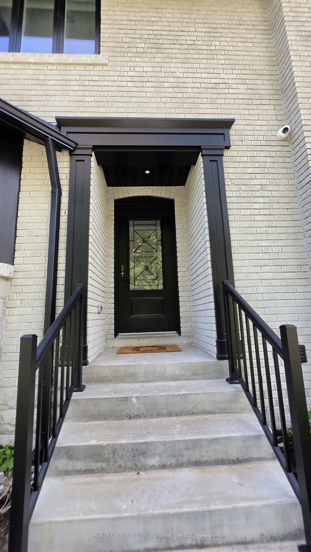 10 Lascelles Boulevard Main Property Photo 14