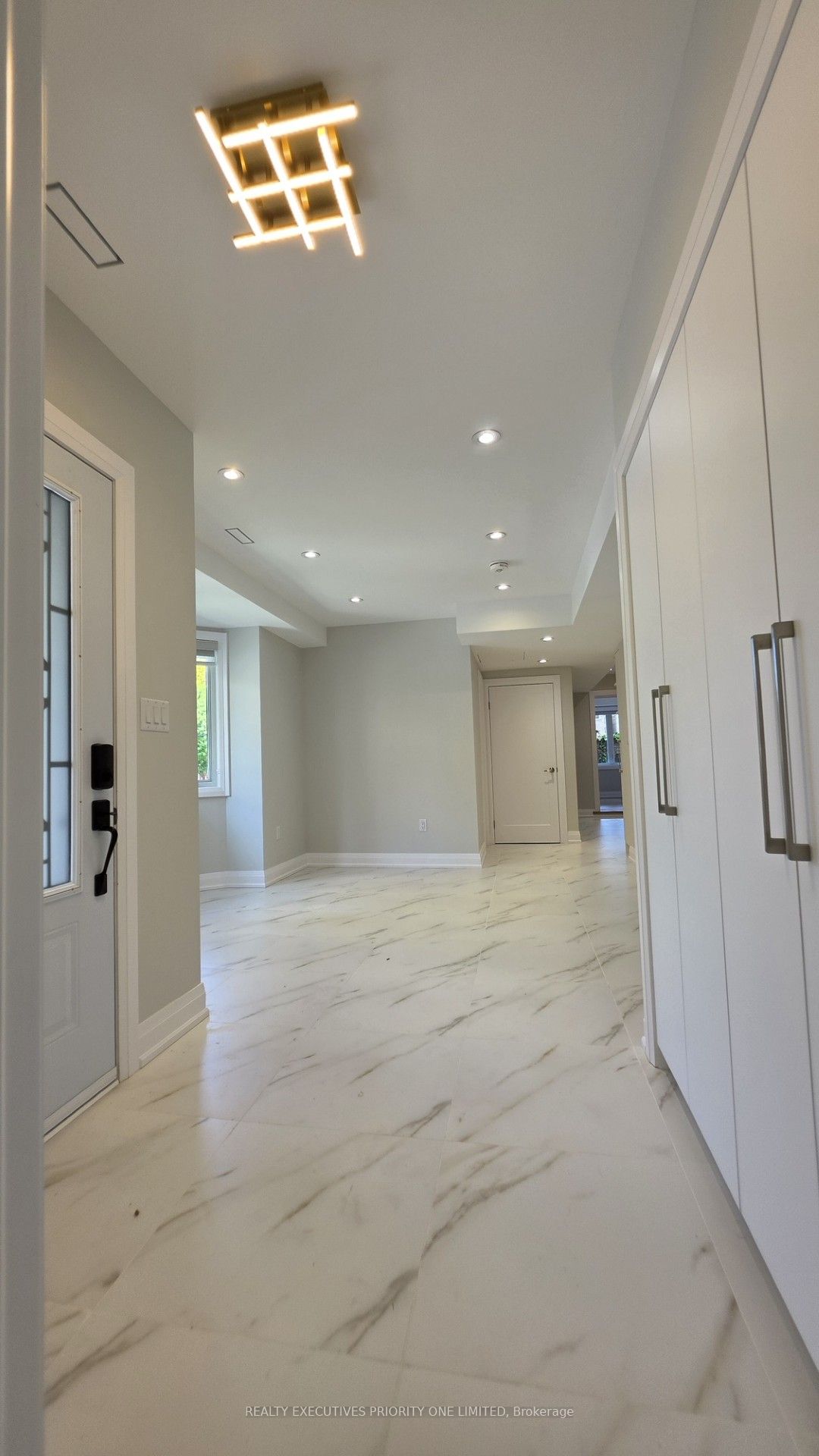 10 Lascelles Boulevard Main Property Photo 17