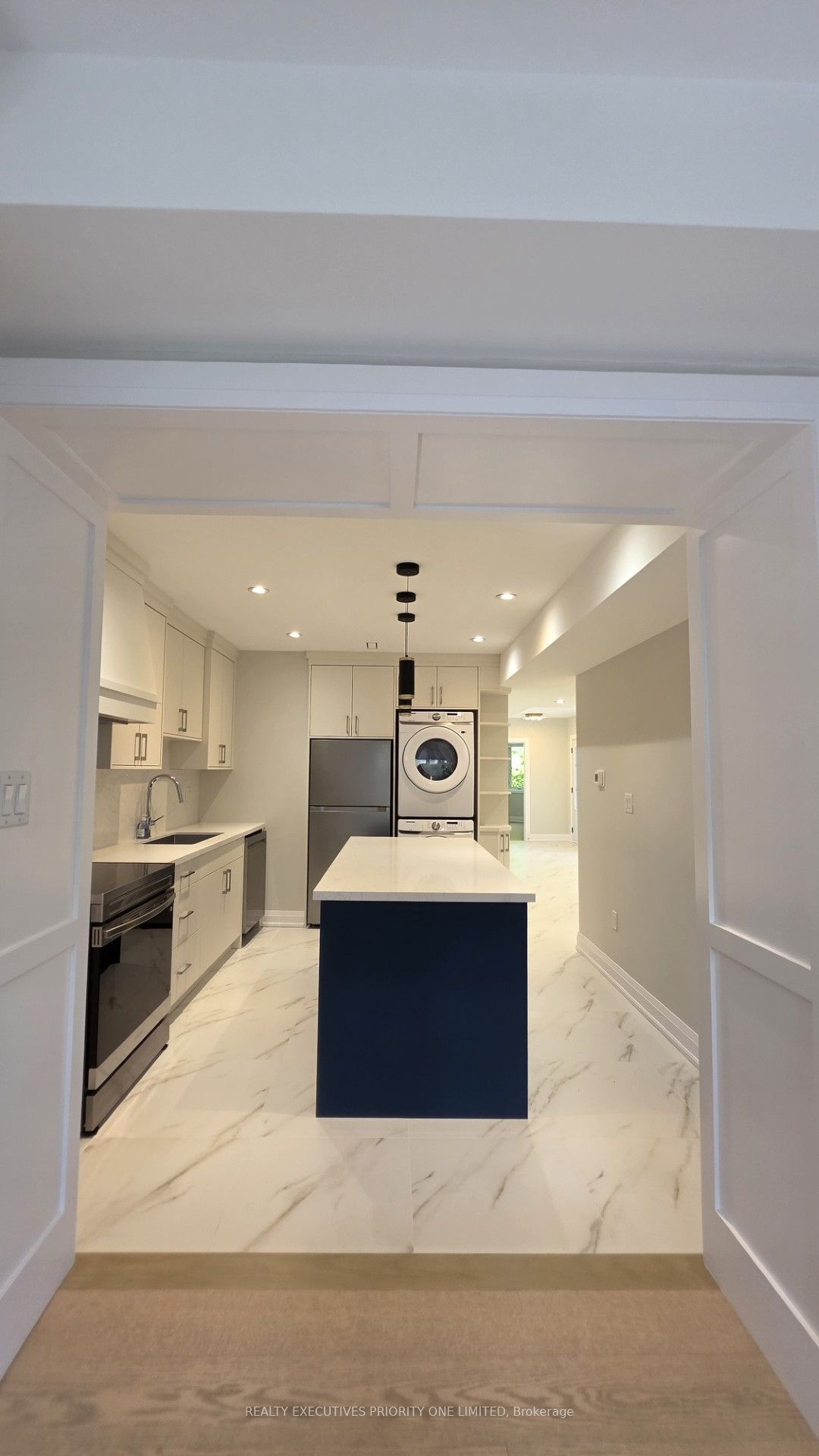 10 Lascelles Boulevard Main Property Photo 20